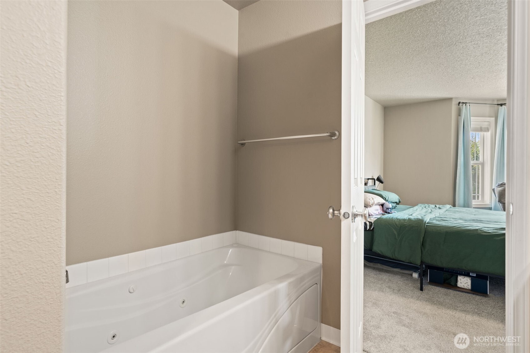 3319 Bali Street Property Photo 23