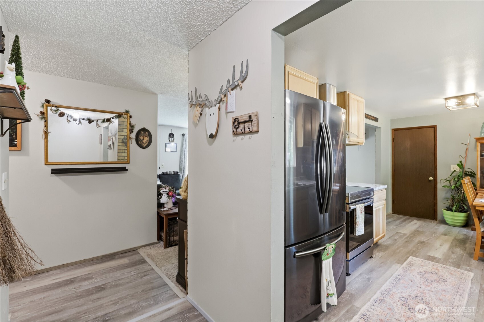 2422 Hennessy Lane Property Photo 4