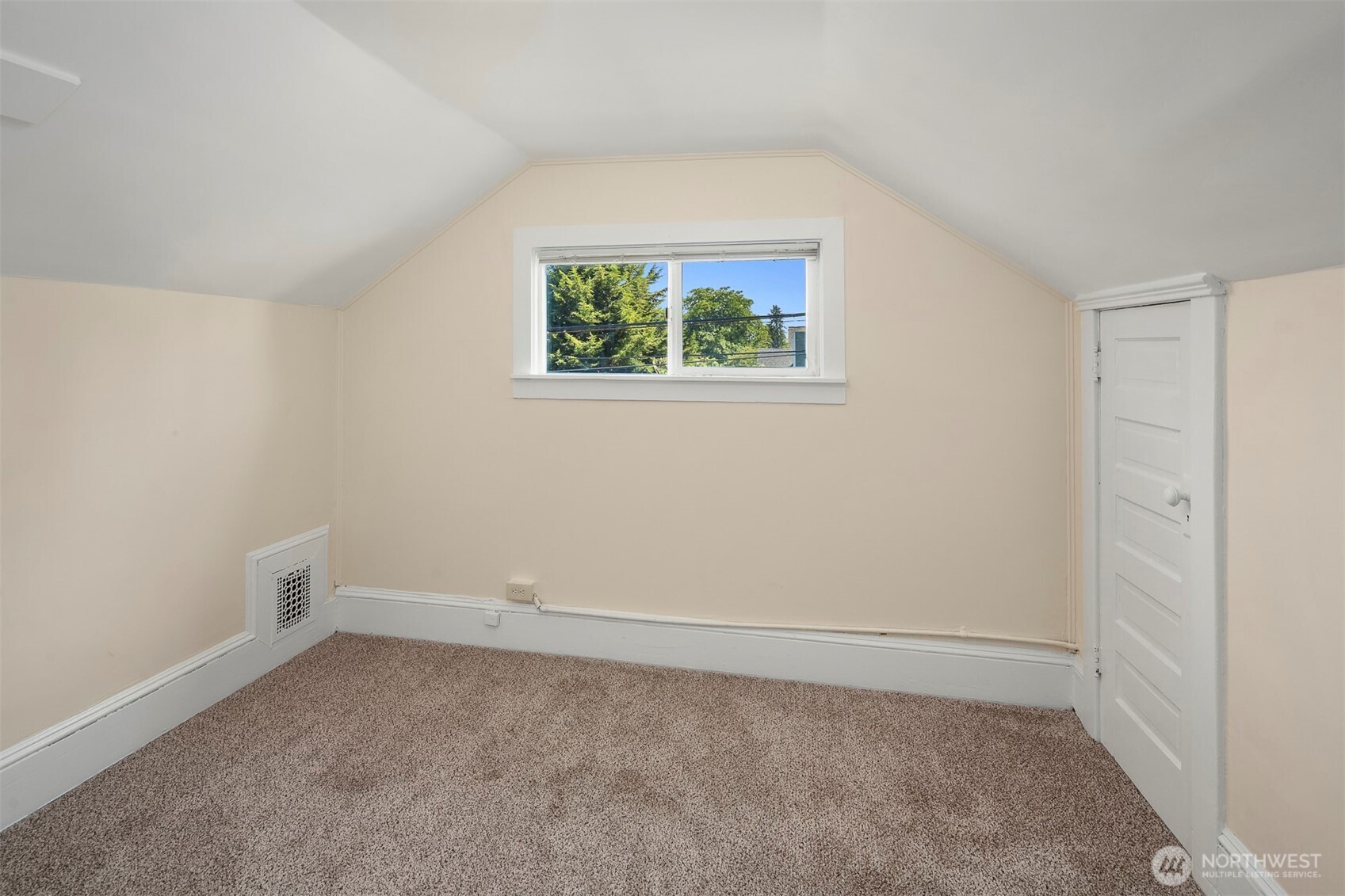 332 Ne 50th Street Property Photo 14