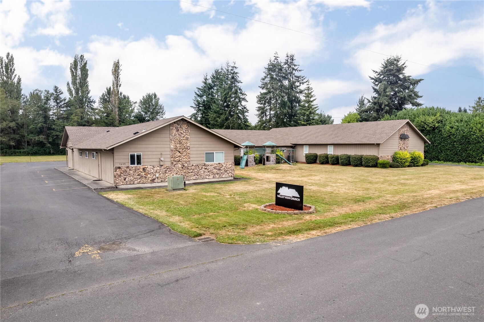 1435 33rd Avenue Property Photo 1