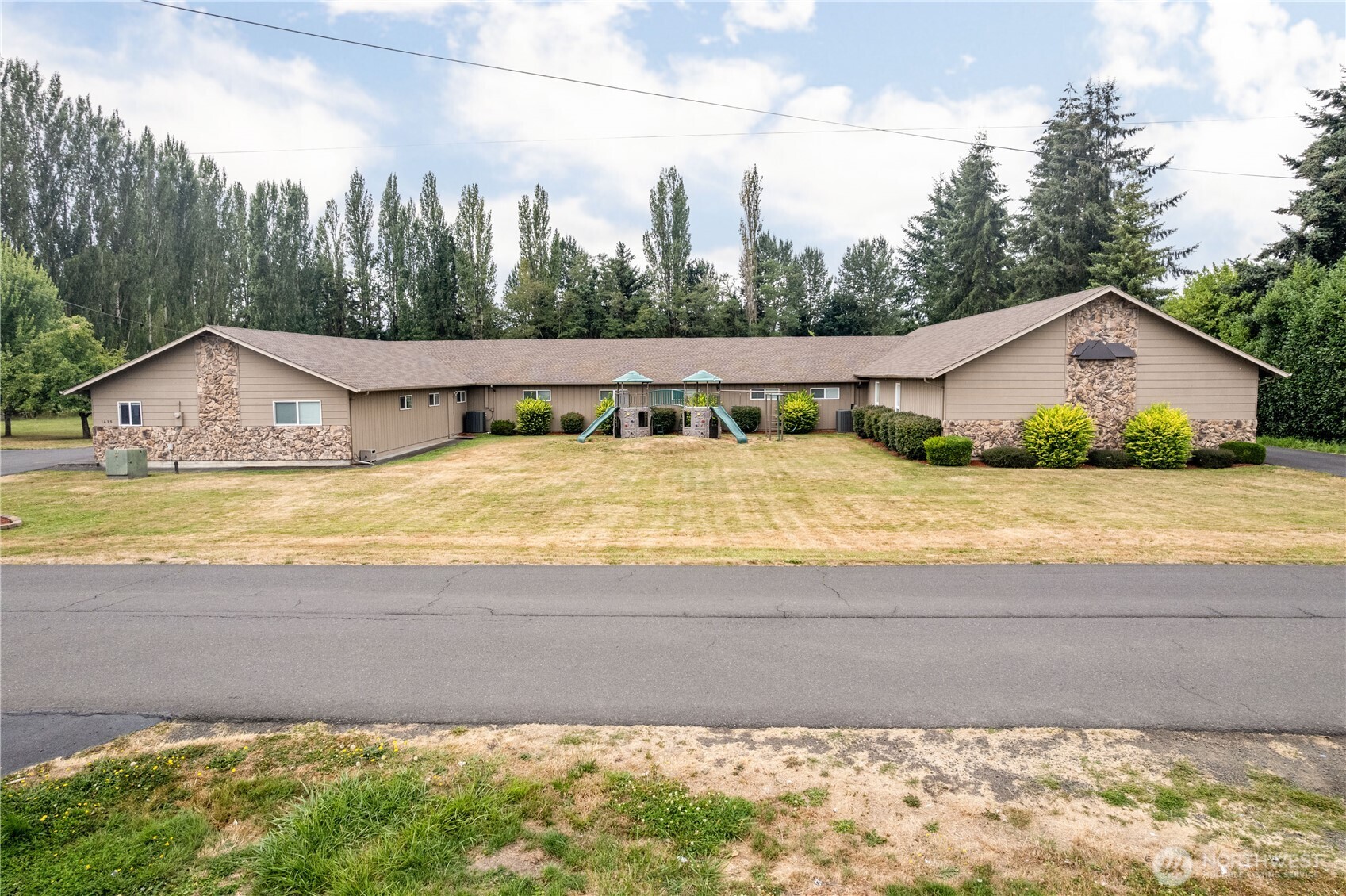1435 33rd Avenue Property Photo 2