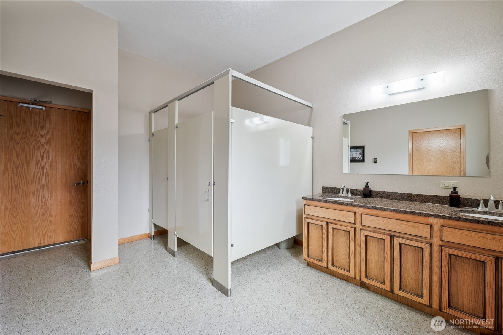 1435 33rd Avenue Property Photo 10