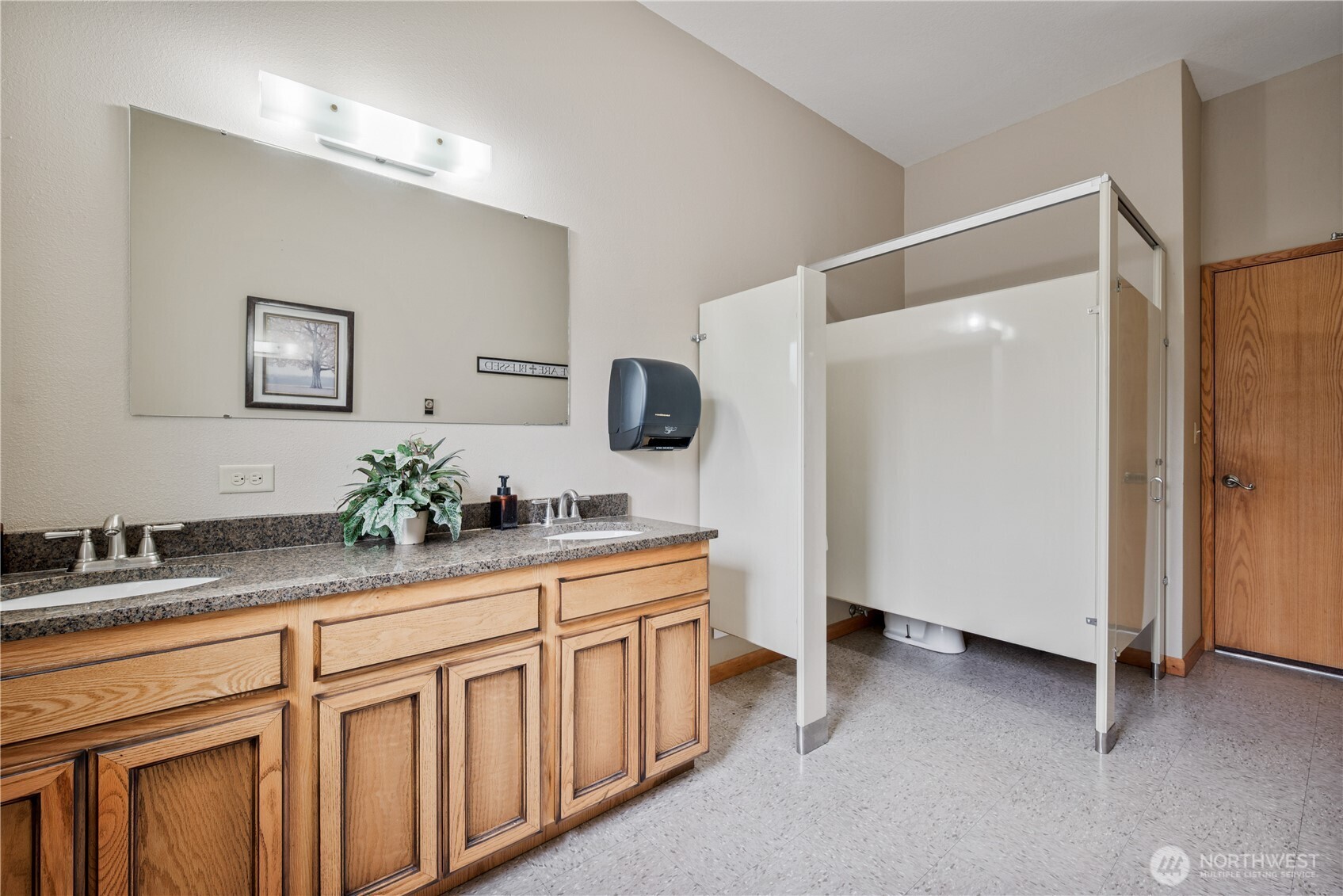 1435 33rd Avenue Property Photo 11
