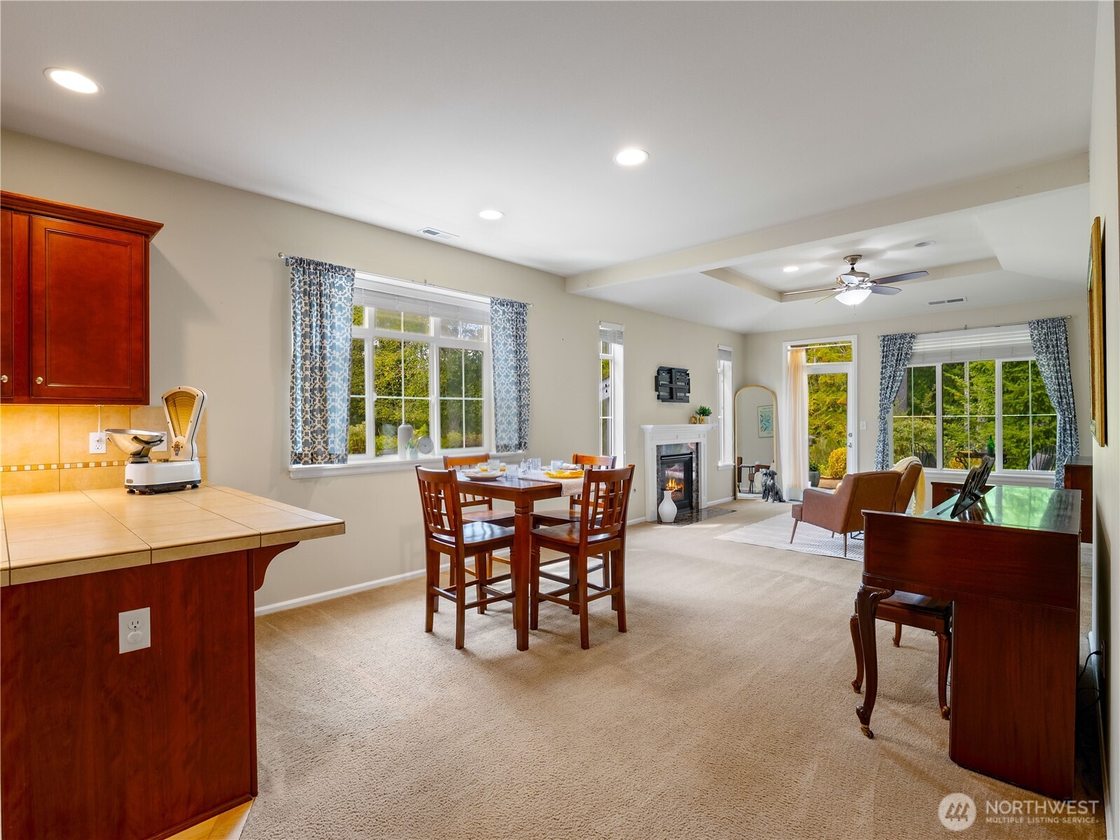 4678 Strathmore Circle Property Photo 7