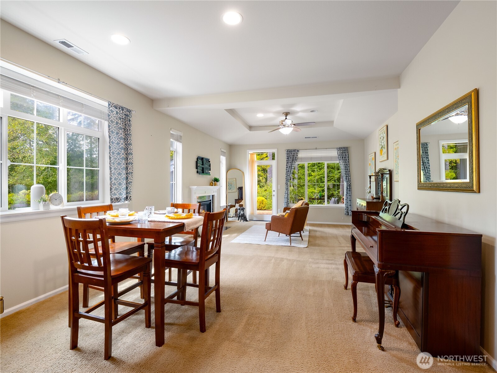 4678 Strathmore Circle Property Photo 8