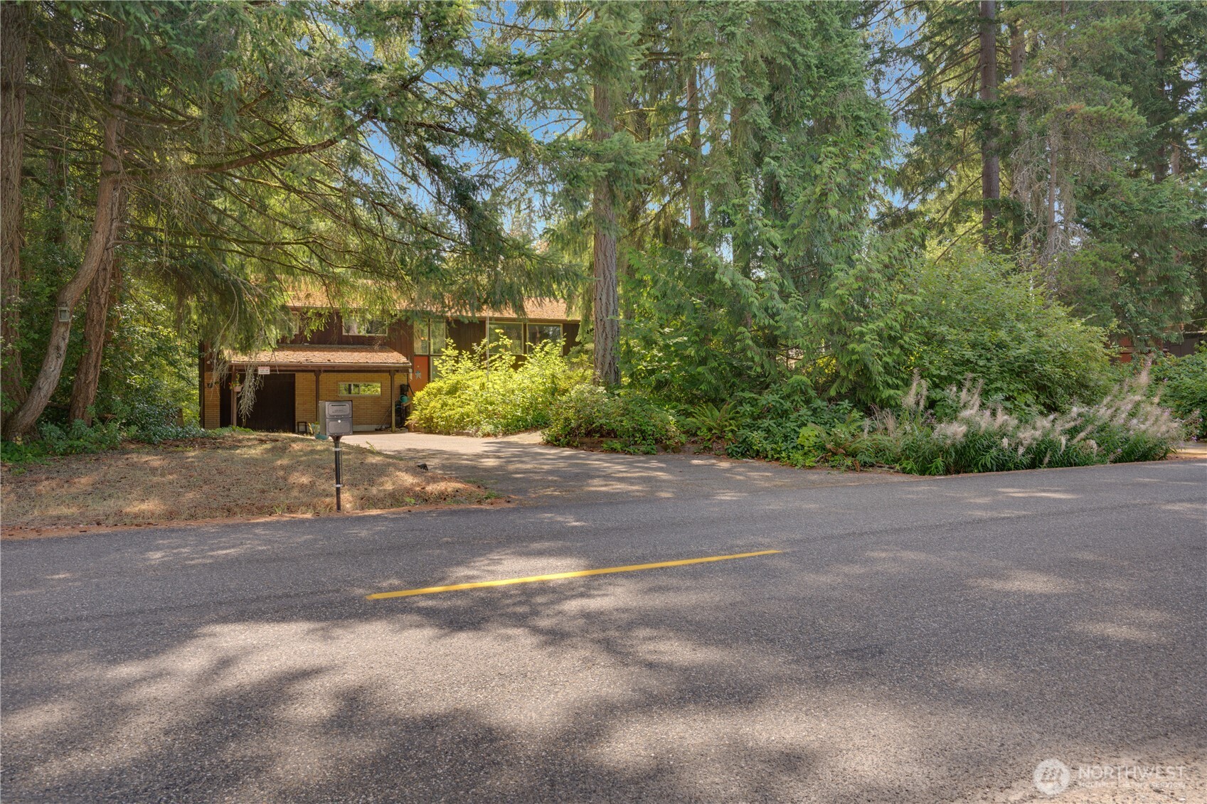 2118 80th Street Property Photo 2