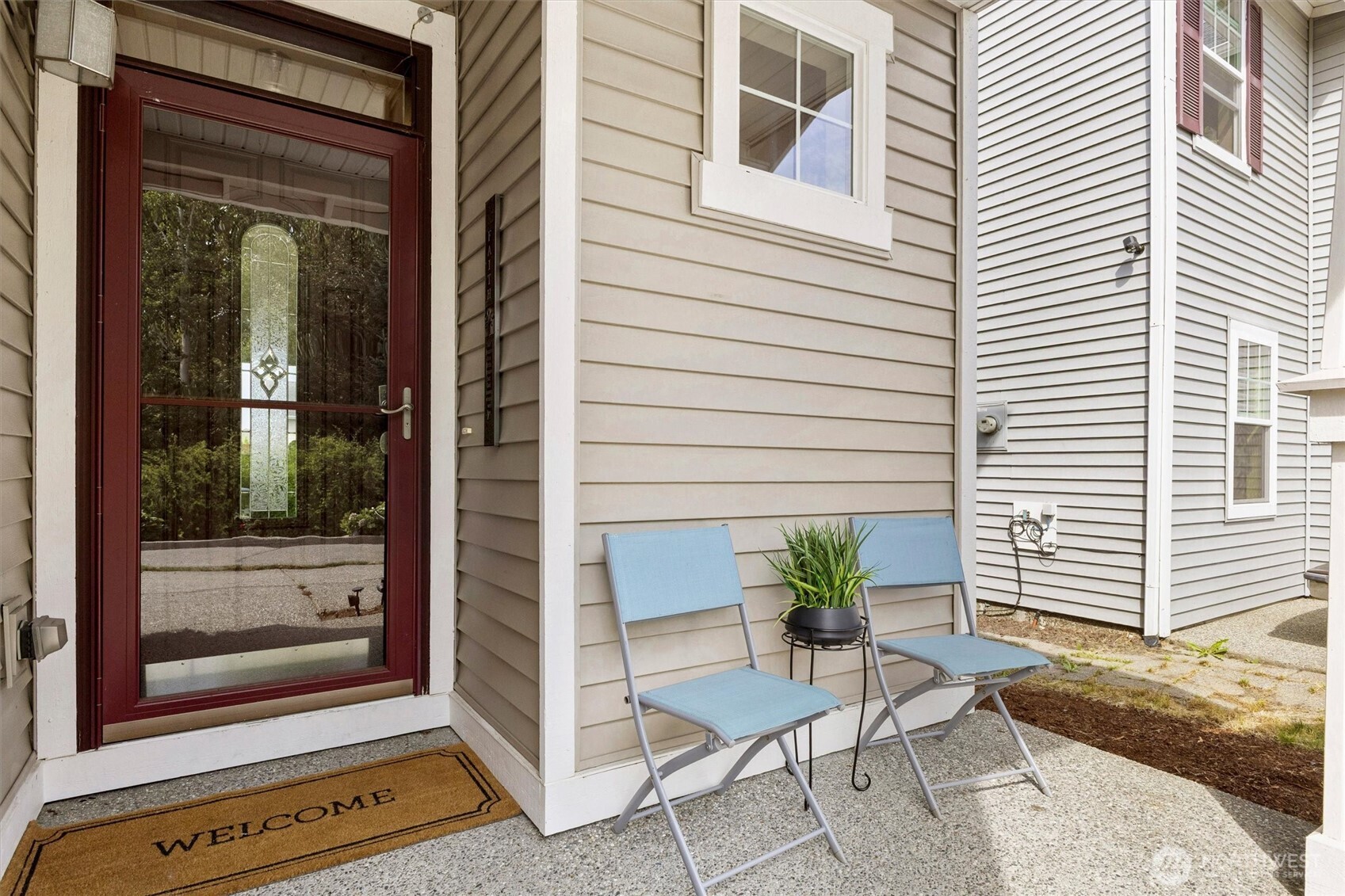 1008 81st Drive Property Photo 3