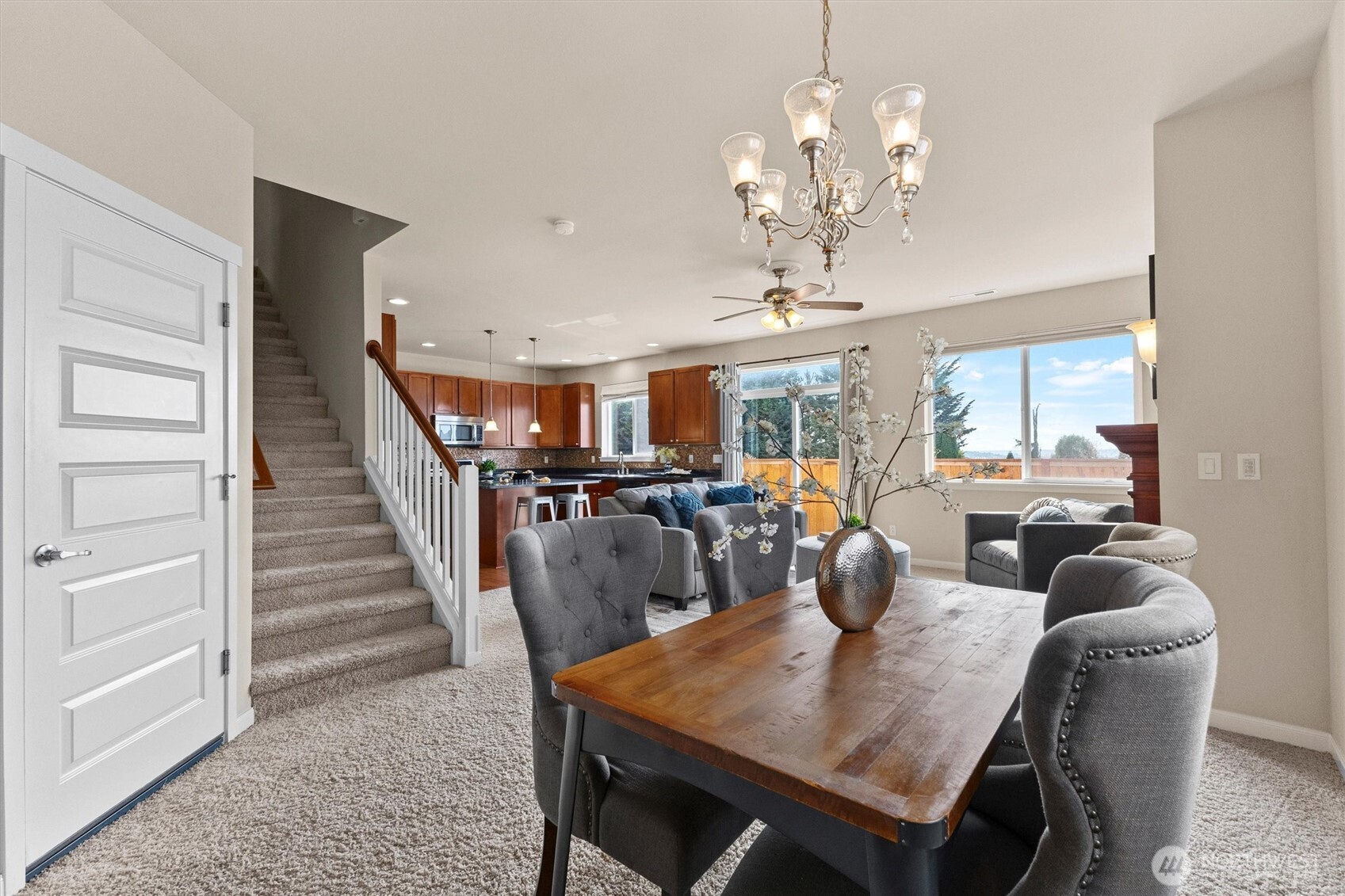 1008 81st Drive Property Photo 8