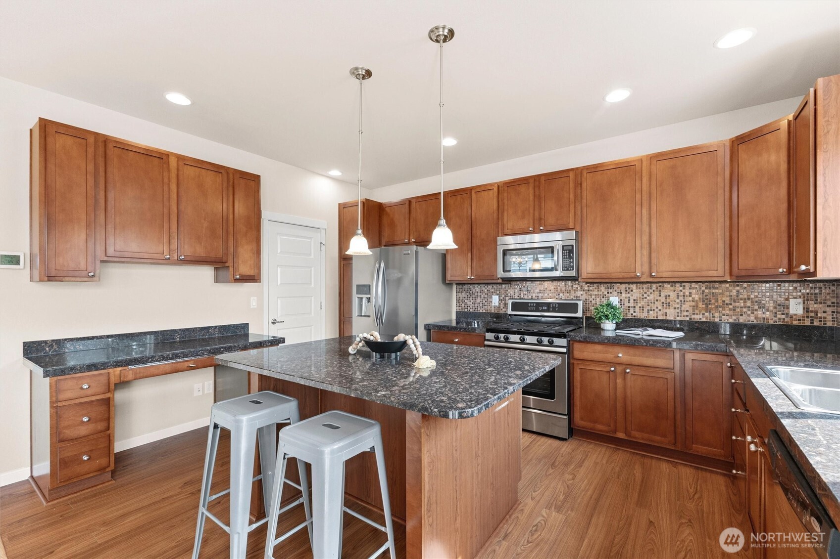 1008 81st Drive Property Photo 13