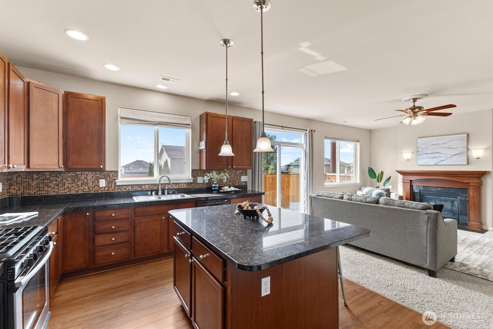 1008 81st Drive Property Photo 15