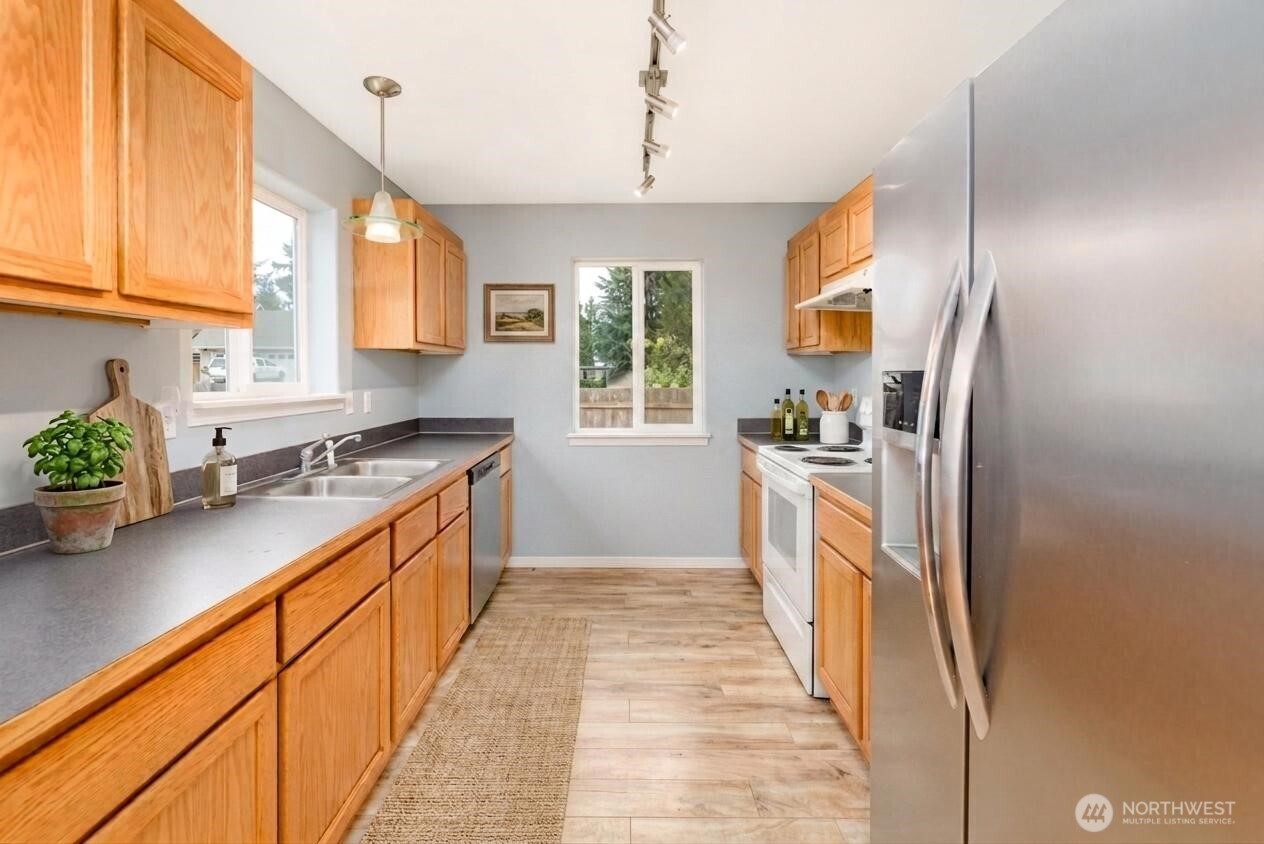 2419 Arbutus Ln Property Photo 13