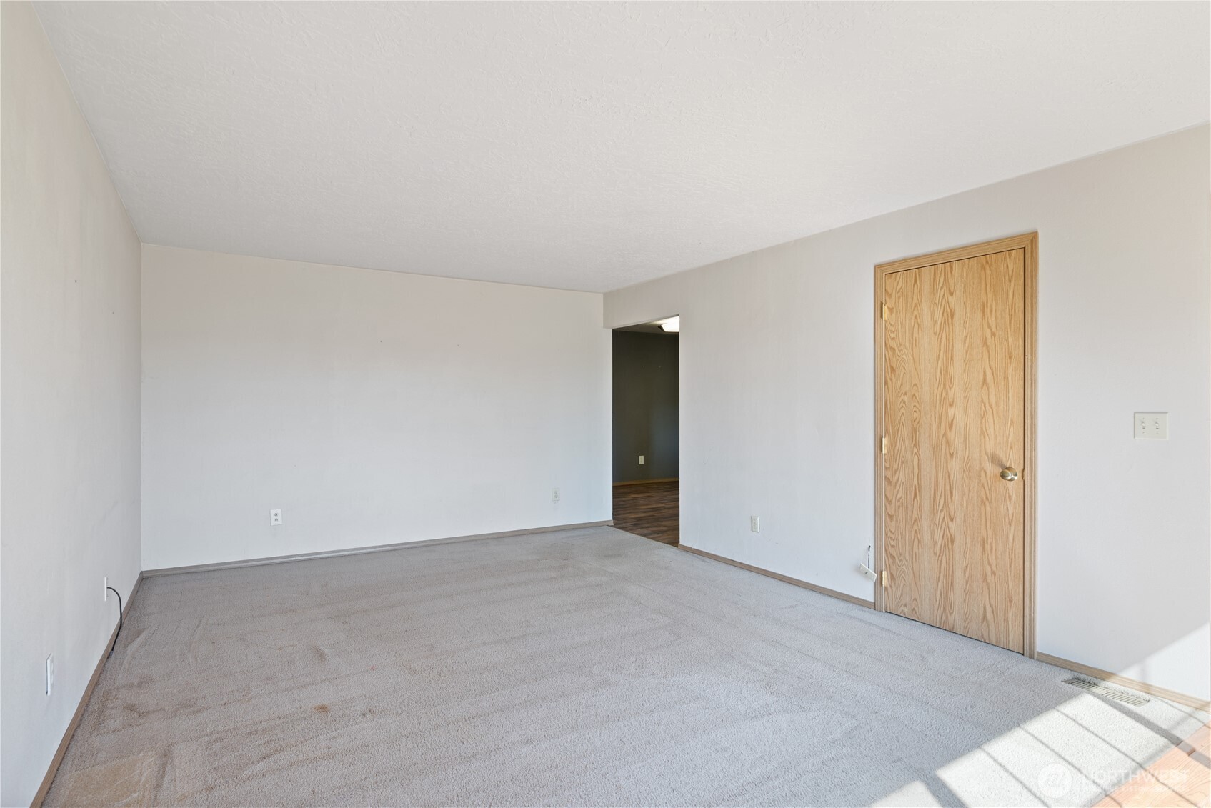 1425 33rd Avenue Property Photo 6