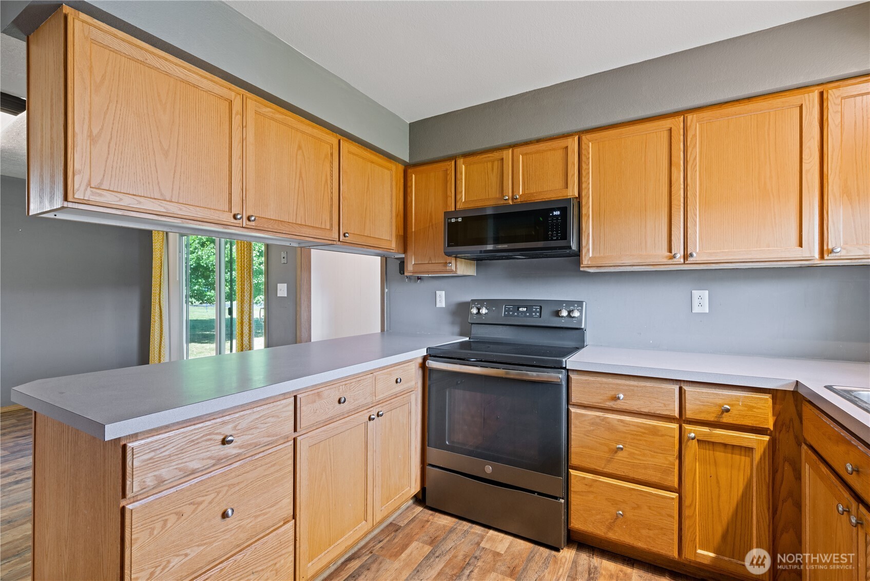 1425 33rd Avenue Property Photo 11