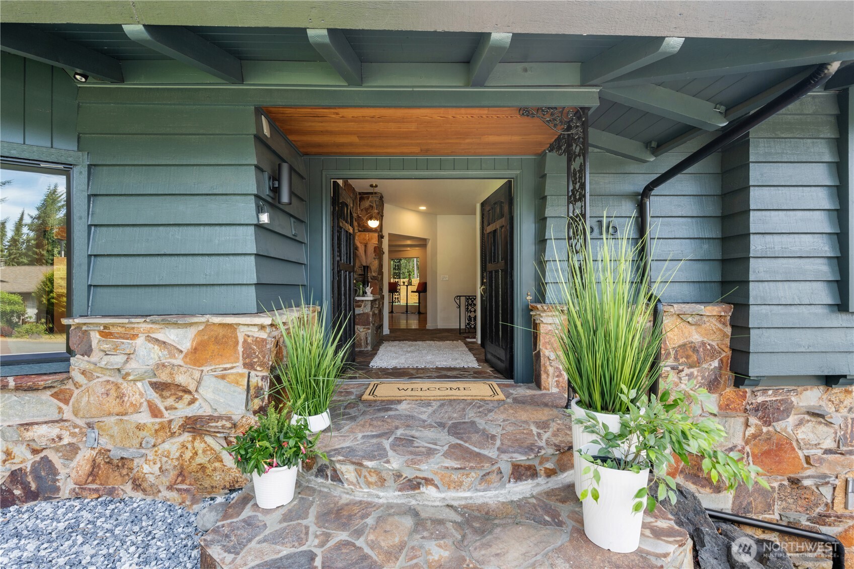 9616 242nd Place Property Photo 2