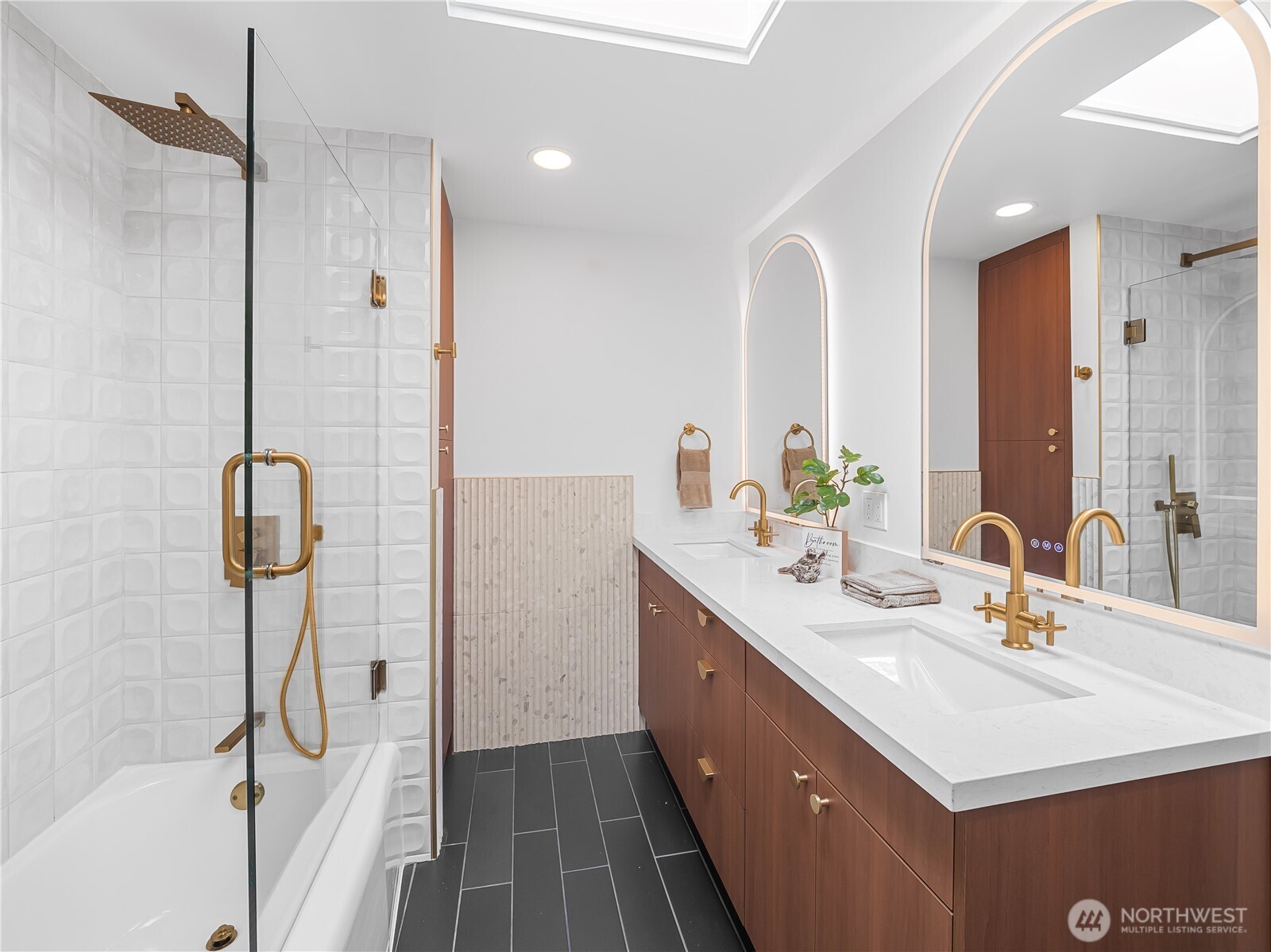 9616 242nd Place Property Photo 19