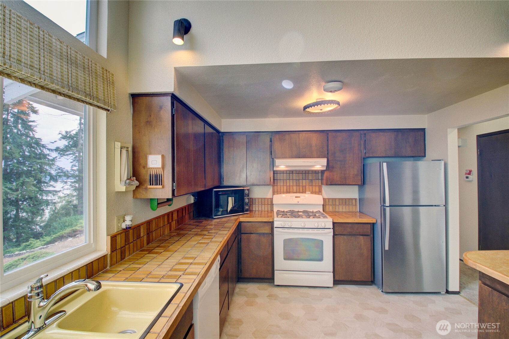 7565 Crescent Lane Property Photo 11