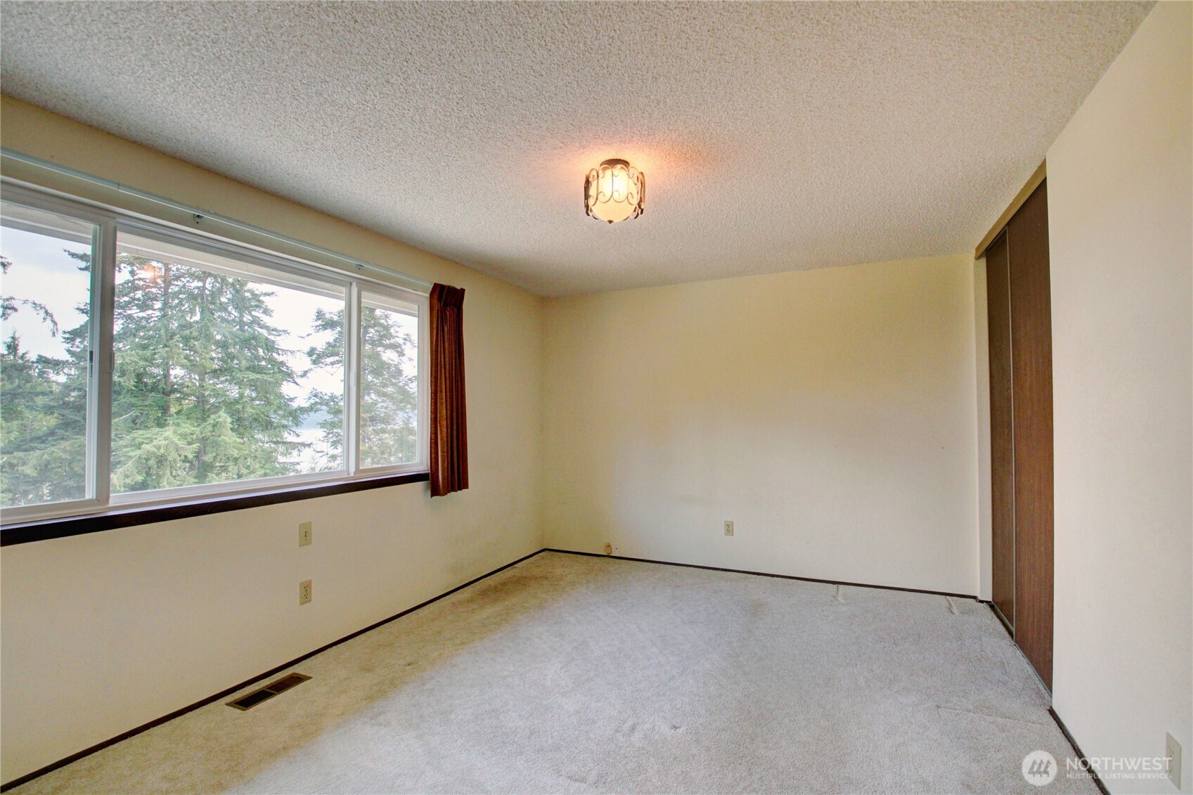 7565 Crescent Lane Property Photo 14