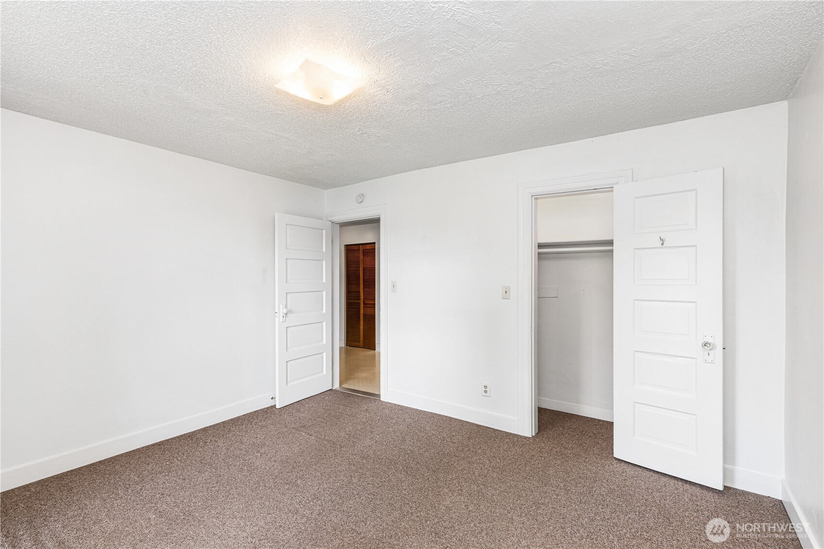 12340 Sand Point Way Property Photo 4