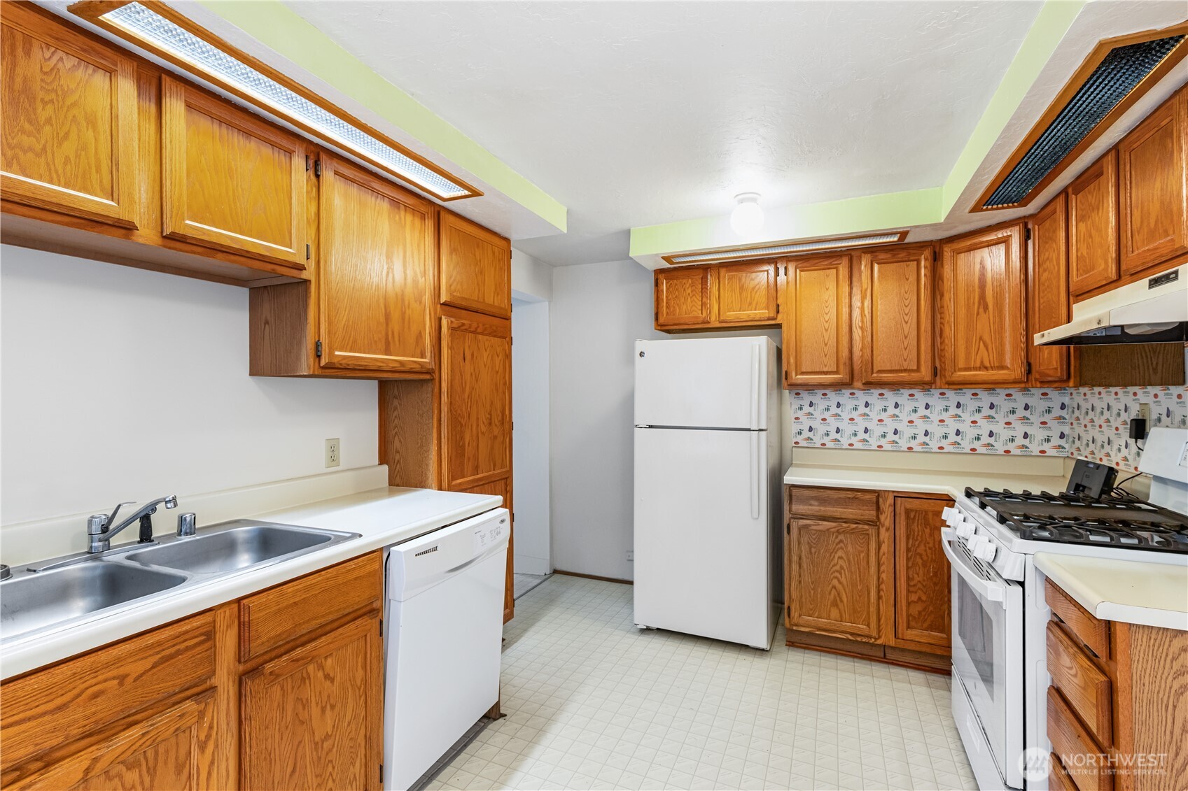 12340 Sand Point Way Property Photo 6