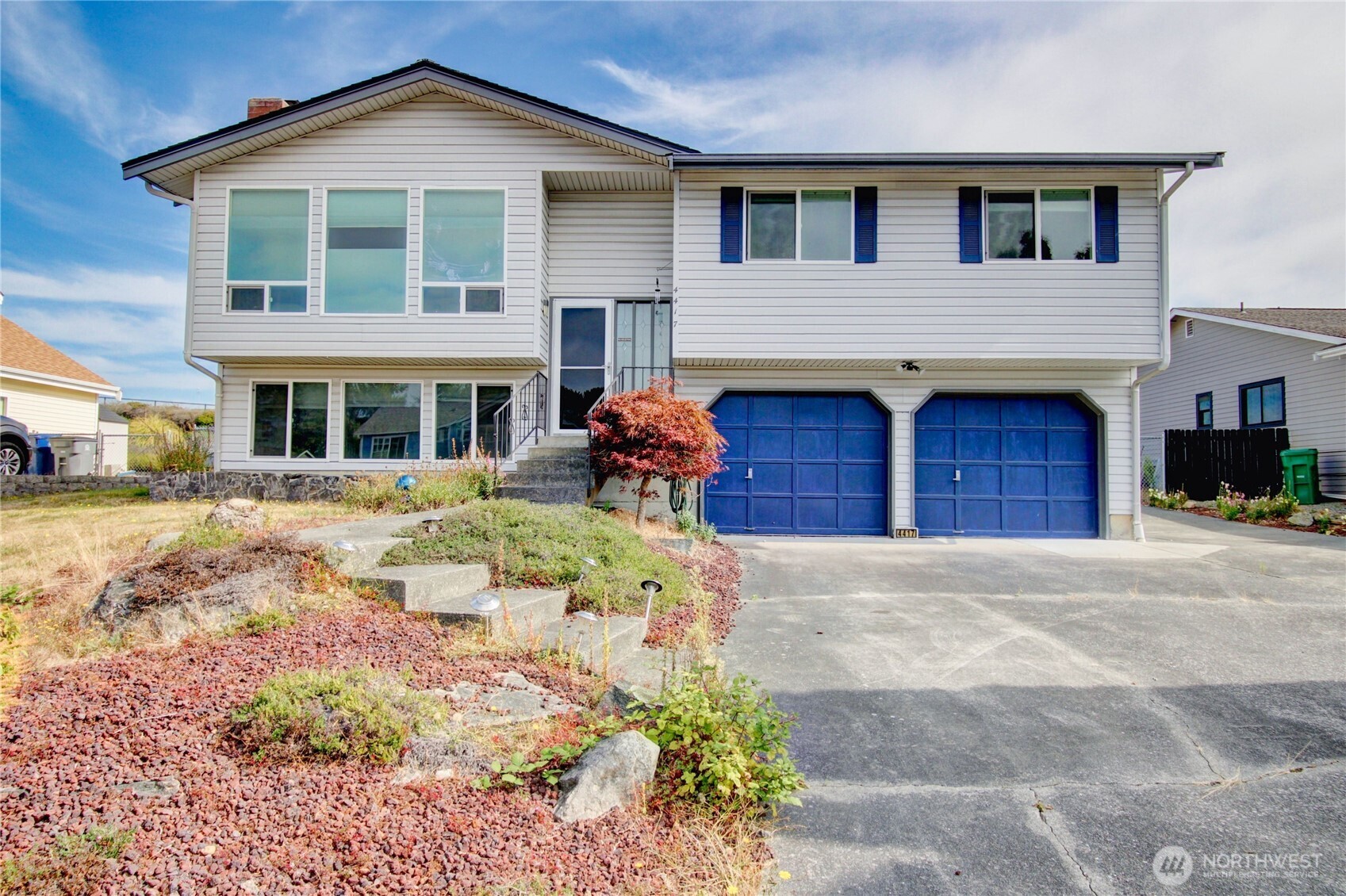 4417 Glasgow Way Property Photo 1