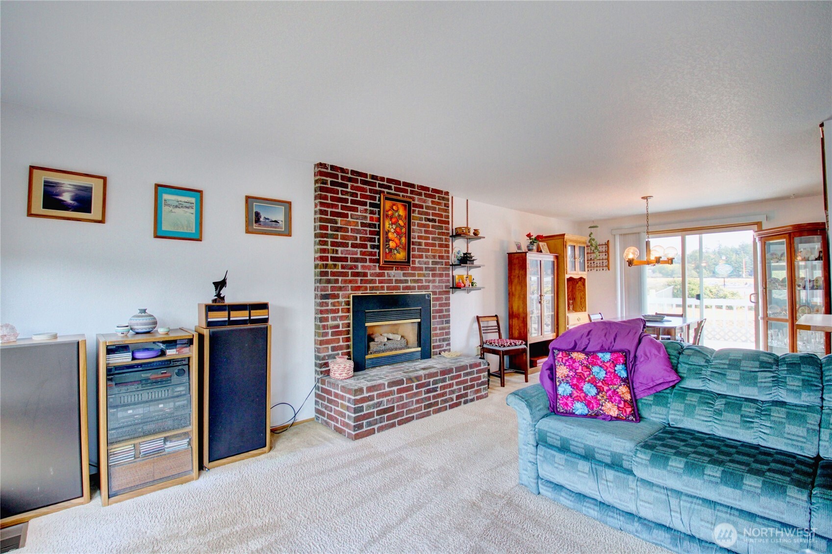 4417 Glasgow Way Property Photo 2
