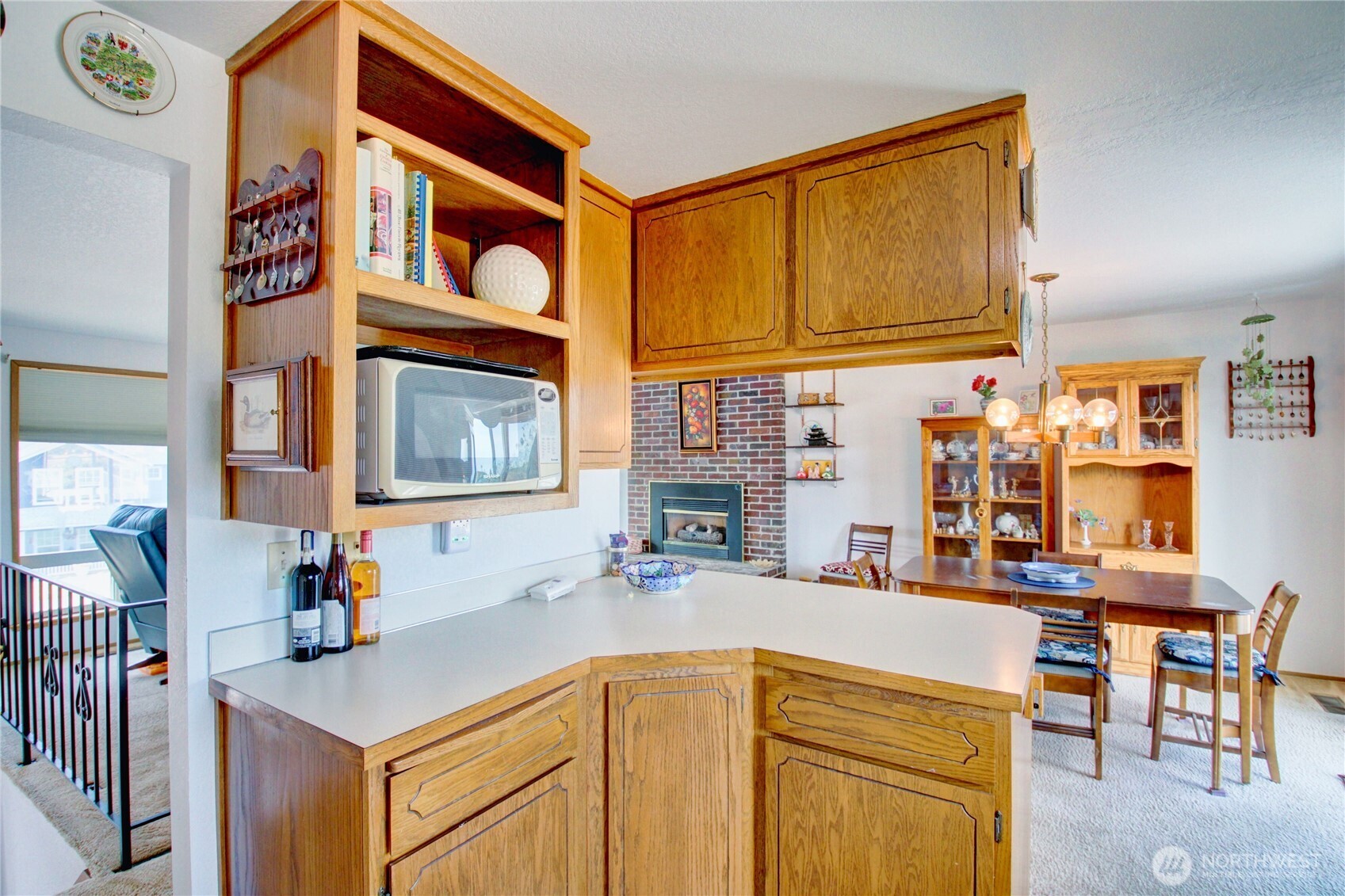 4417 Glasgow Way Property Photo 8