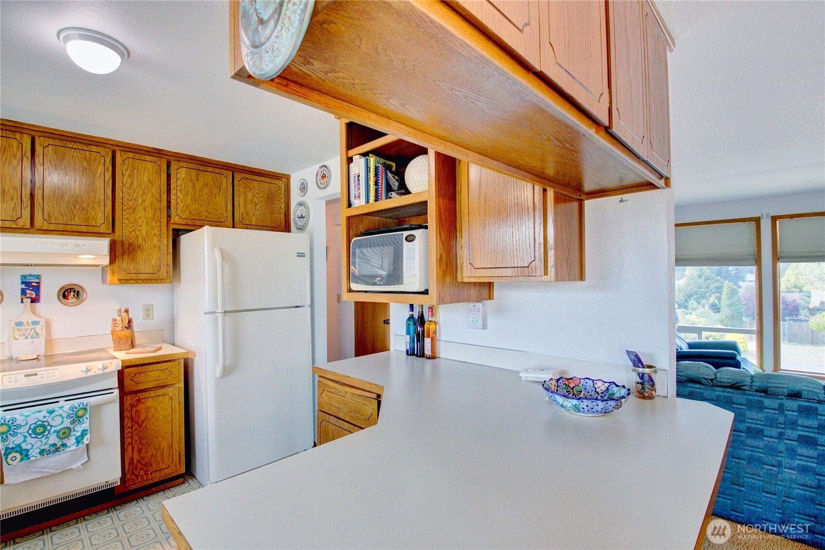 4417 Glasgow Way Property Photo 9