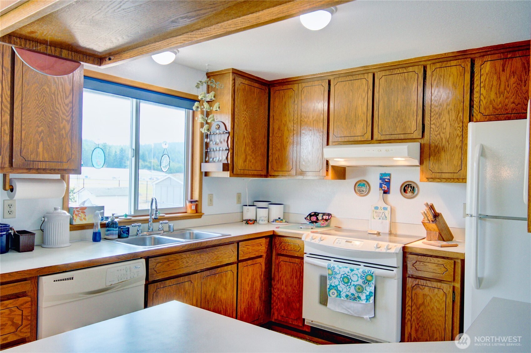 4417 Glasgow Way Property Photo 10