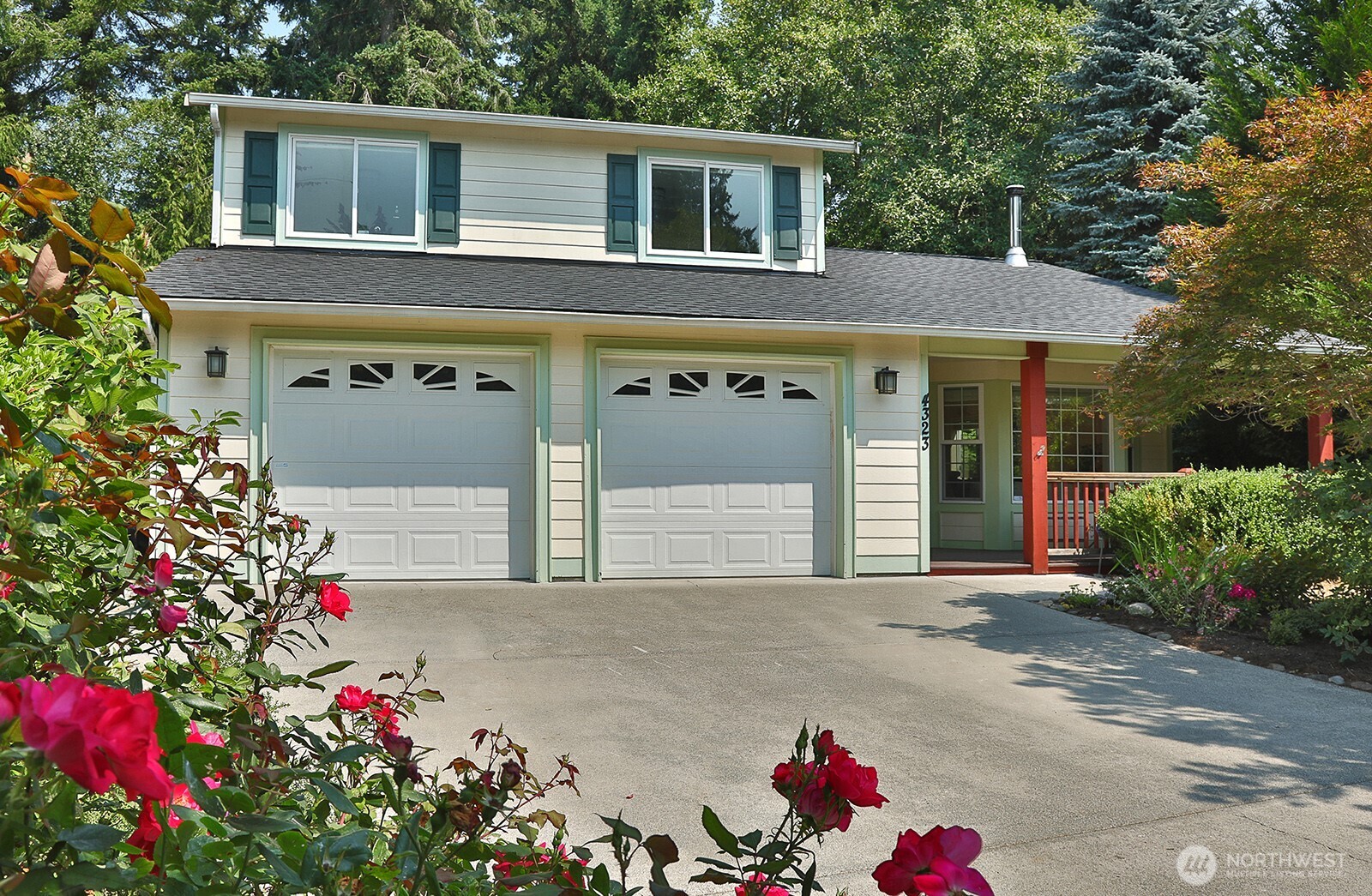 4323 Shadowood Drive Property Photo 2
