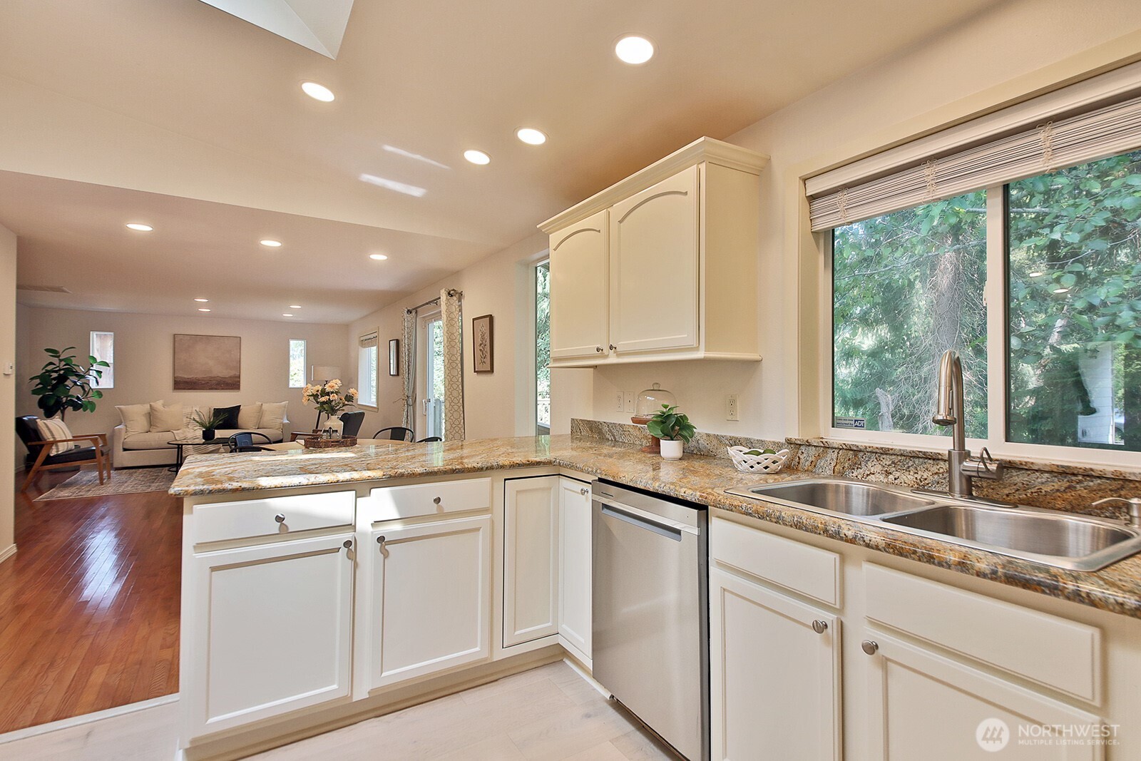 4323 Shadowood Drive Property Photo 11