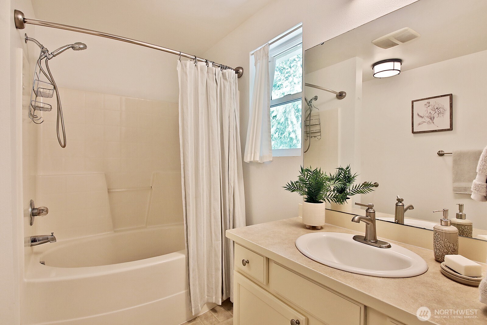 4323 Shadowood Drive Property Photo 19