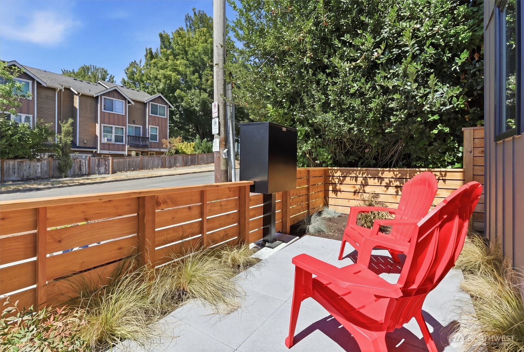 3648 B Greenwood Avenue Property Photo 3