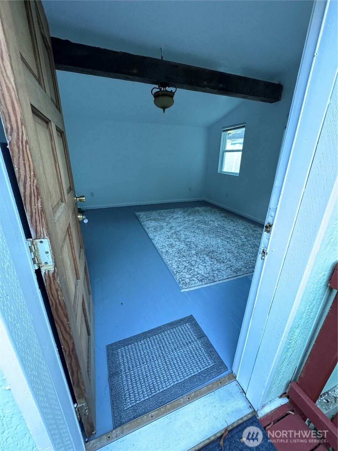 2533 E 3rd Street Property Photo 9