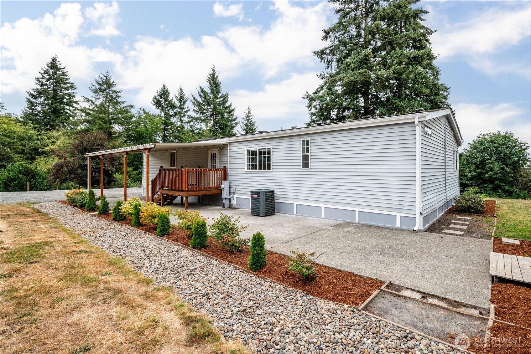 1067 Spirit Lake Highway Property Photo 25