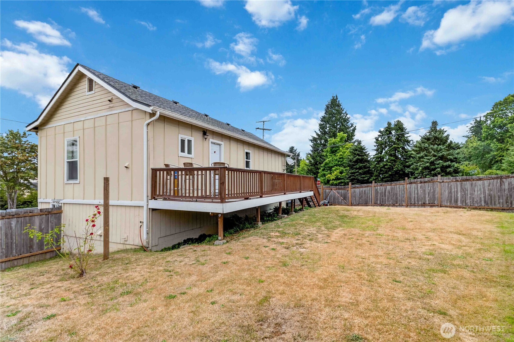 131 E Mommsen Street Property Photo 2