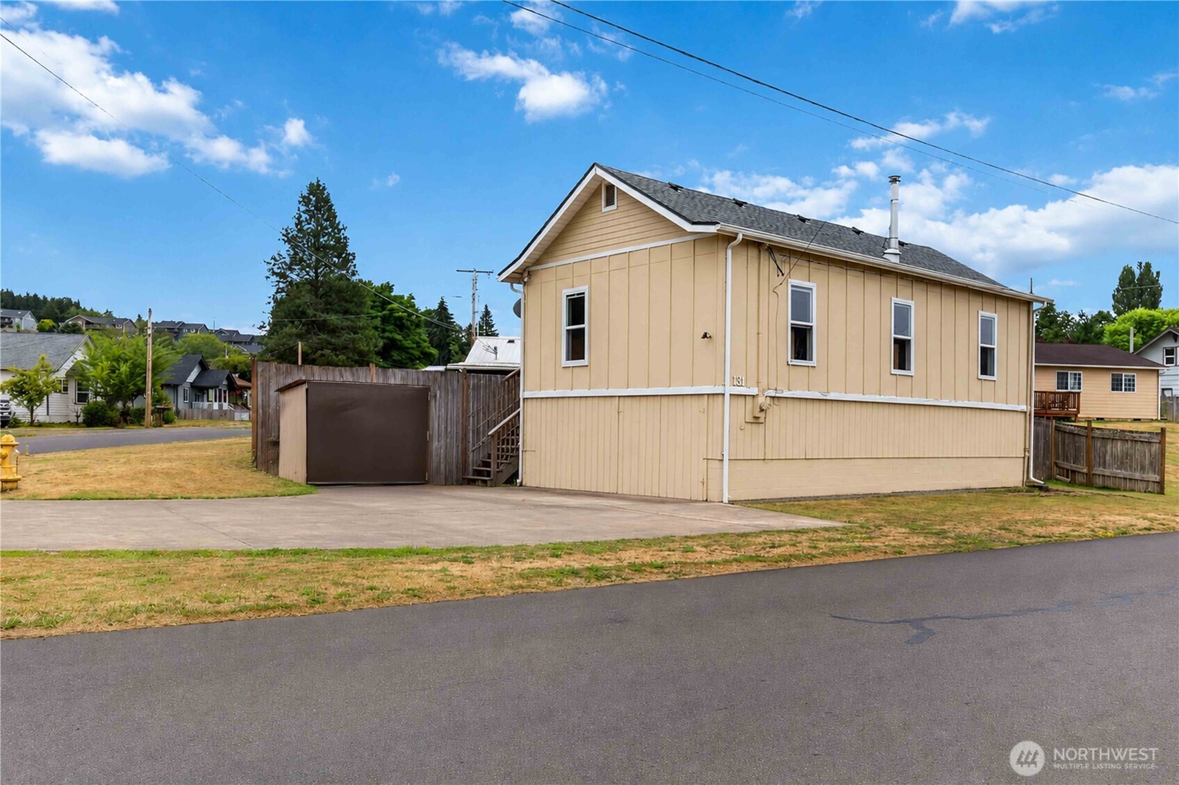 131 E Mommsen Street Property Photo 15