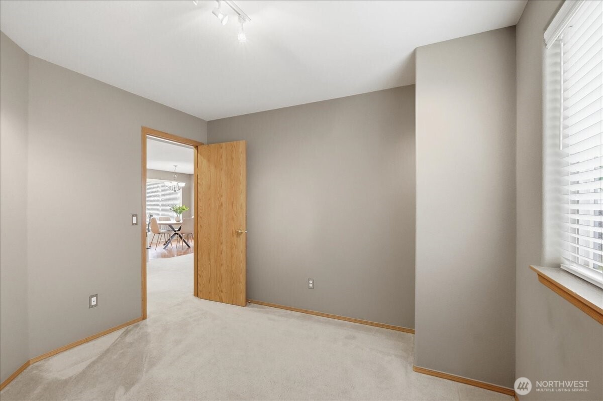 10923 185th Avenue Property Photo 19