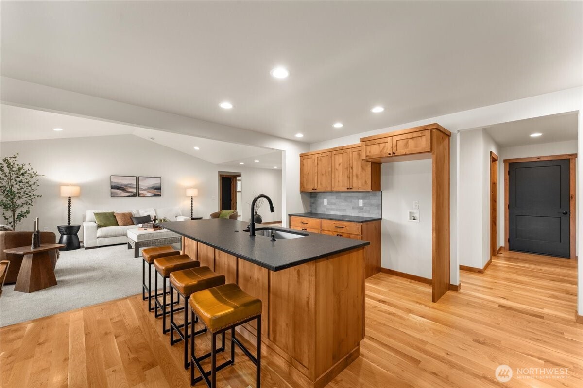 812 N Newport Loop Property Photo 10