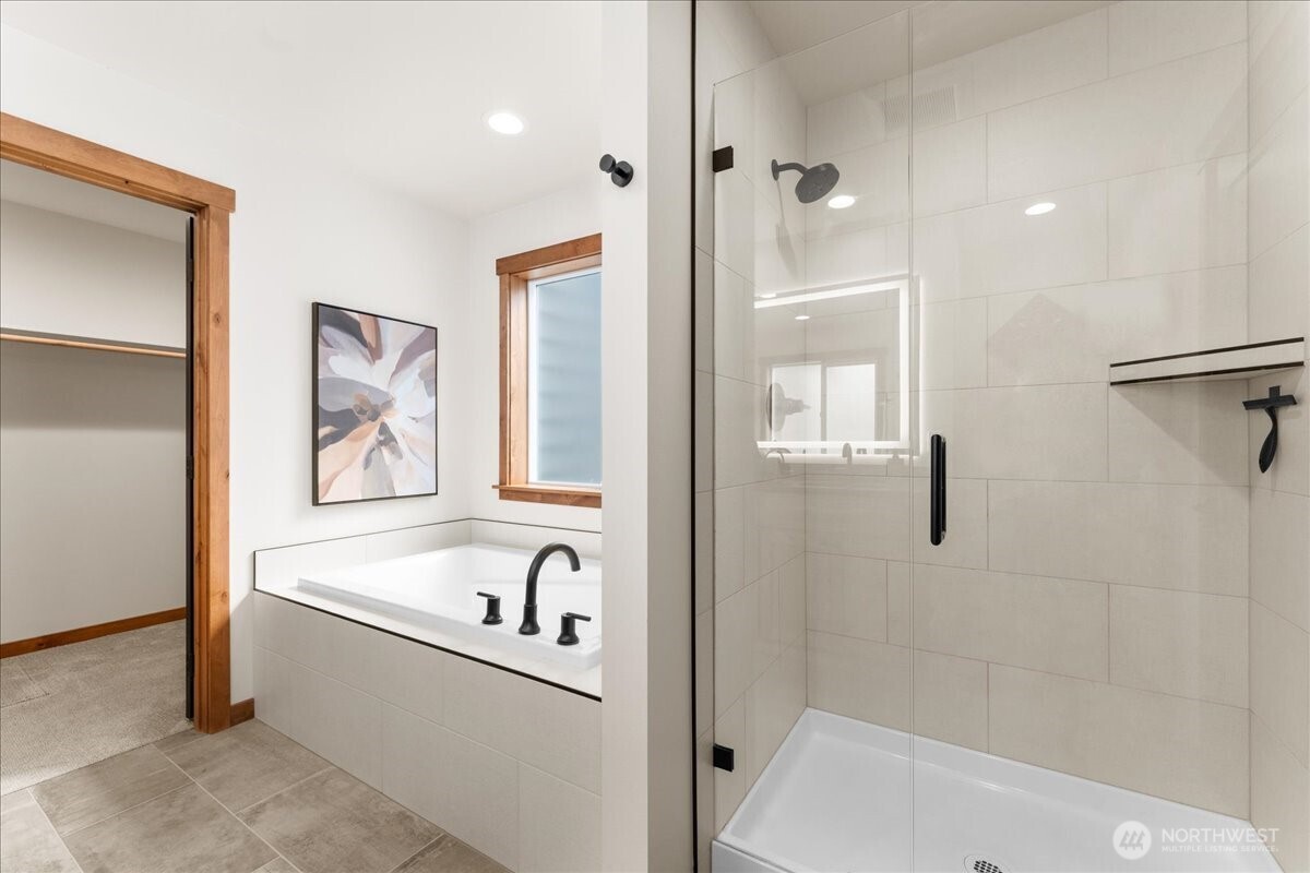 812 N Newport Loop Property Photo 22