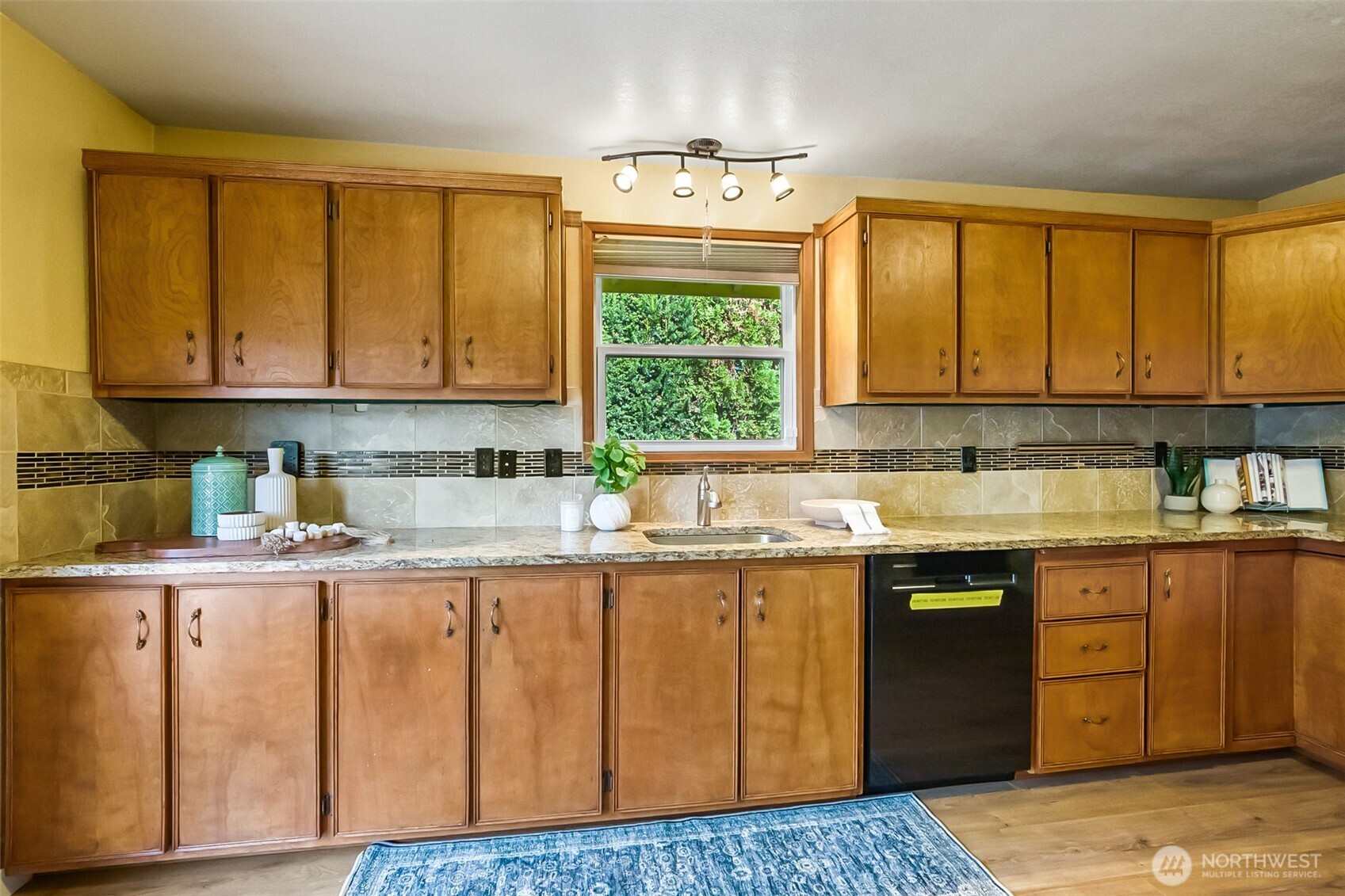 326 Avenue I Property Photo 9