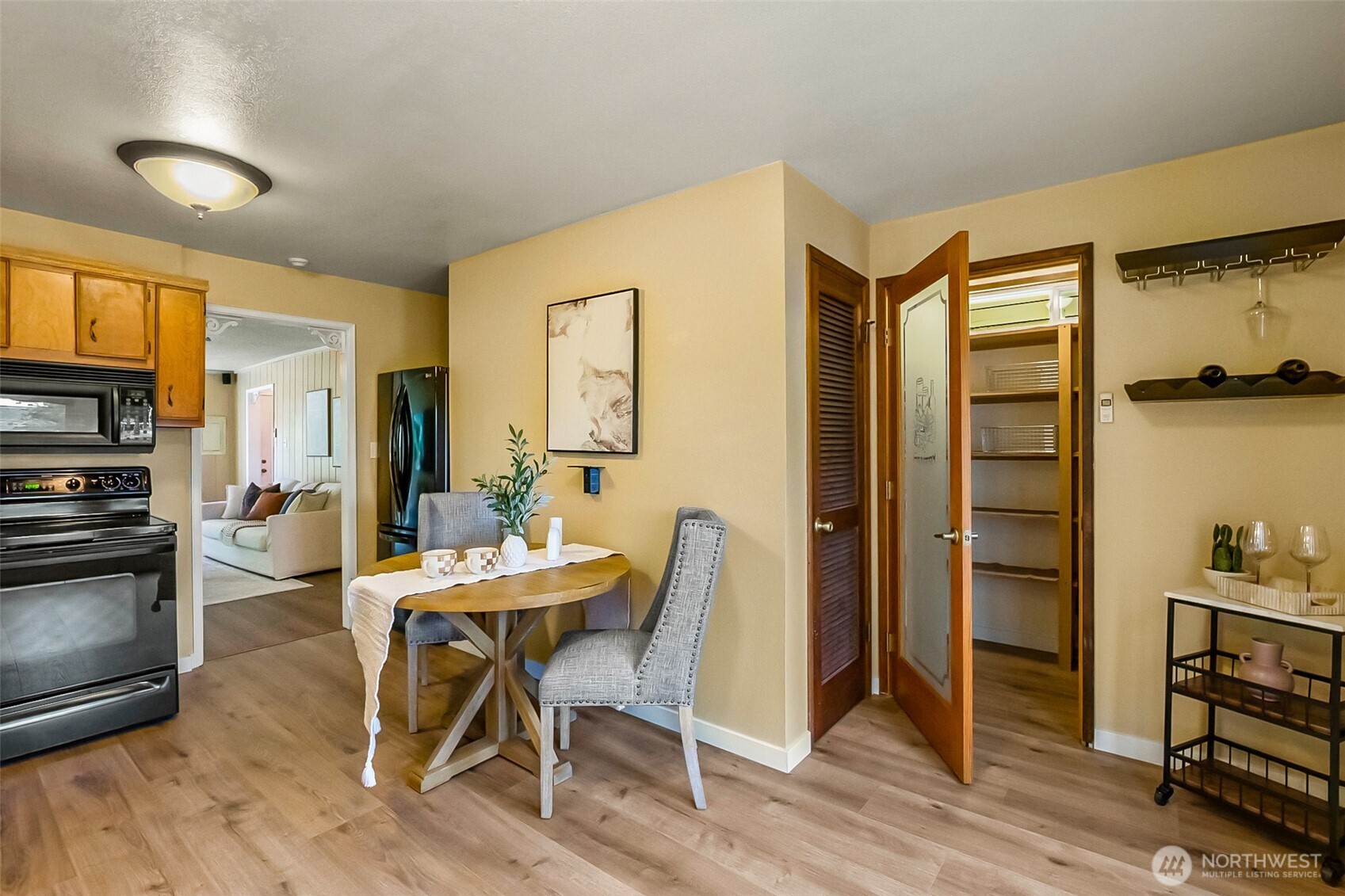 326 Avenue I Property Photo 10