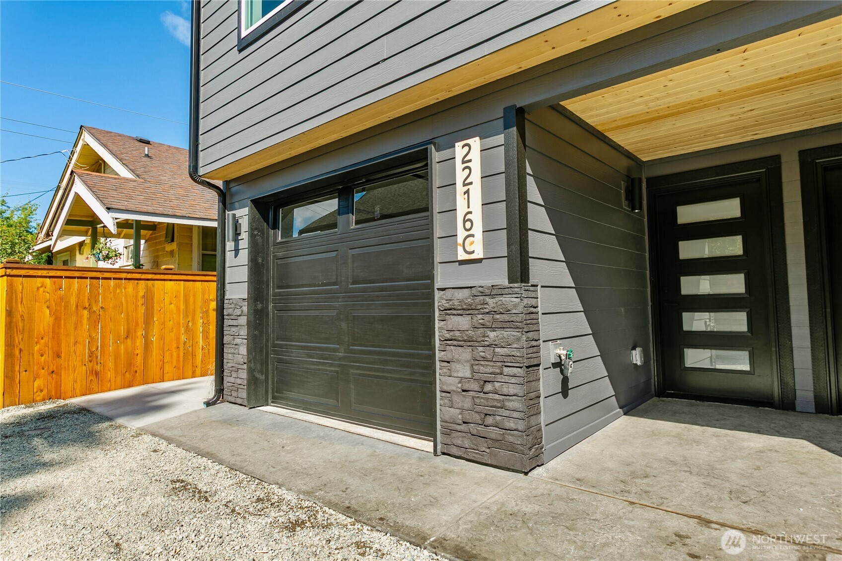 2216 N Proctor Street C Property Photo 4