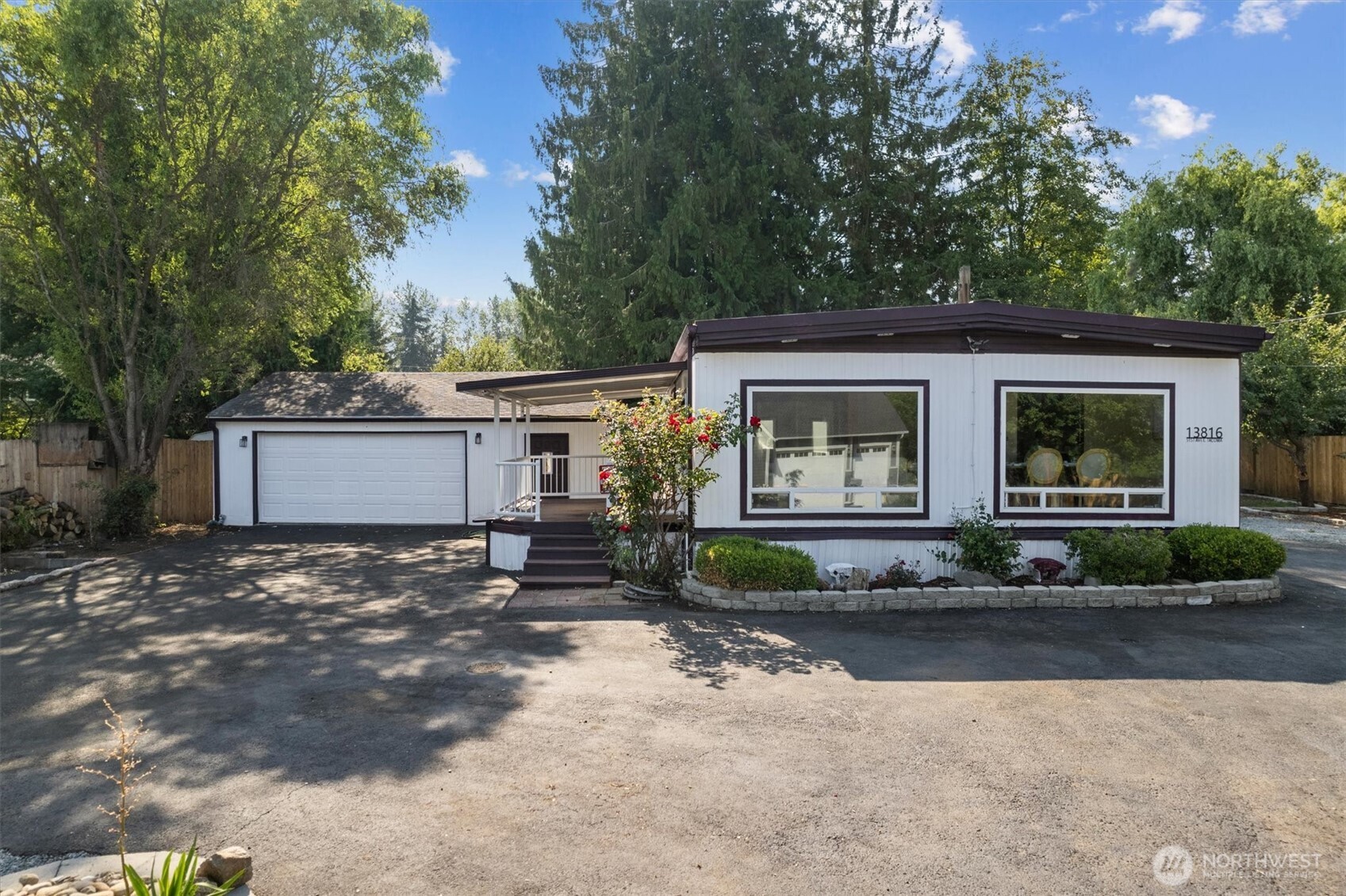 13816 51st Avenue Property Photo 3