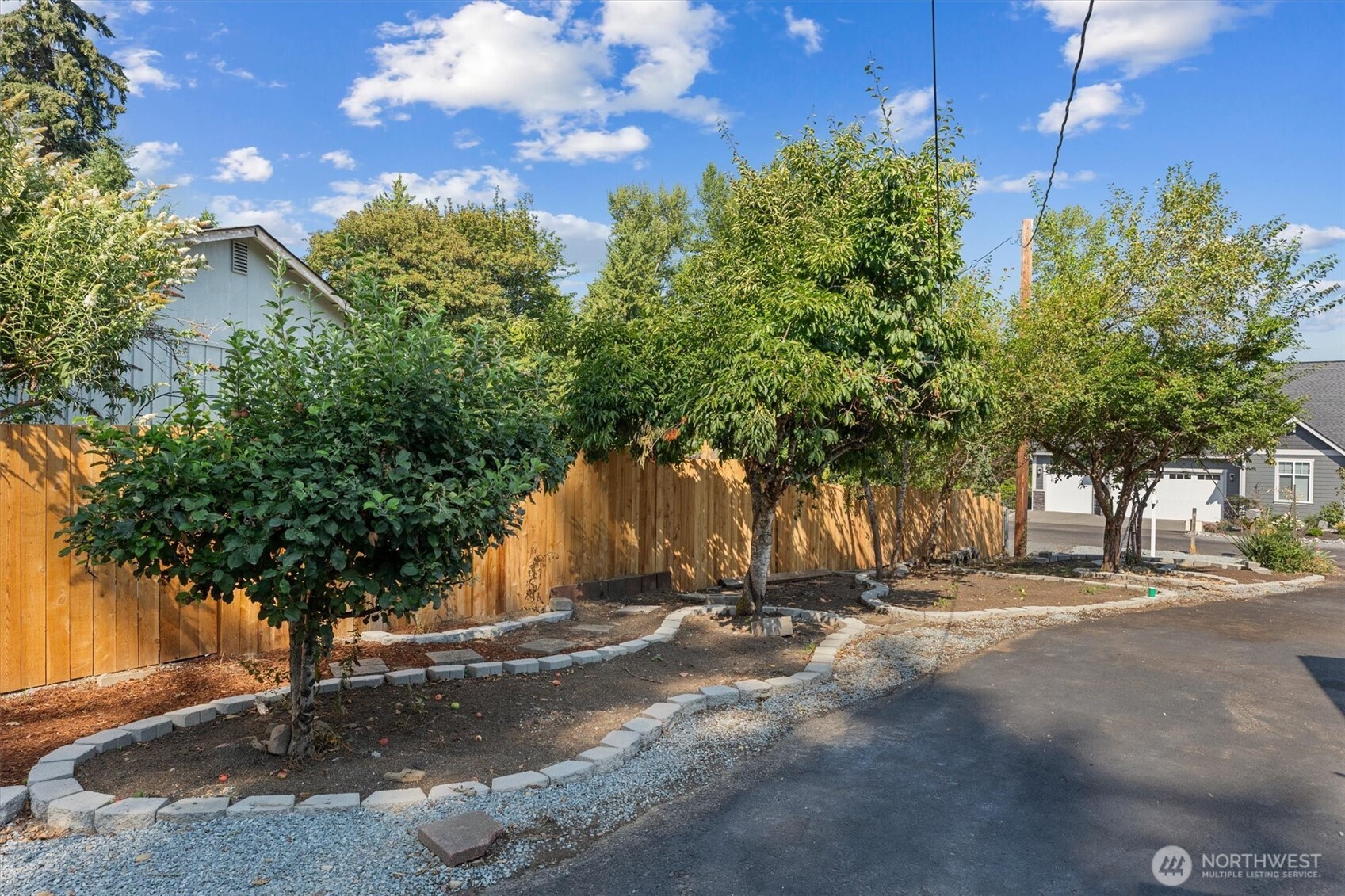 13816 51st Avenue Property Photo 7