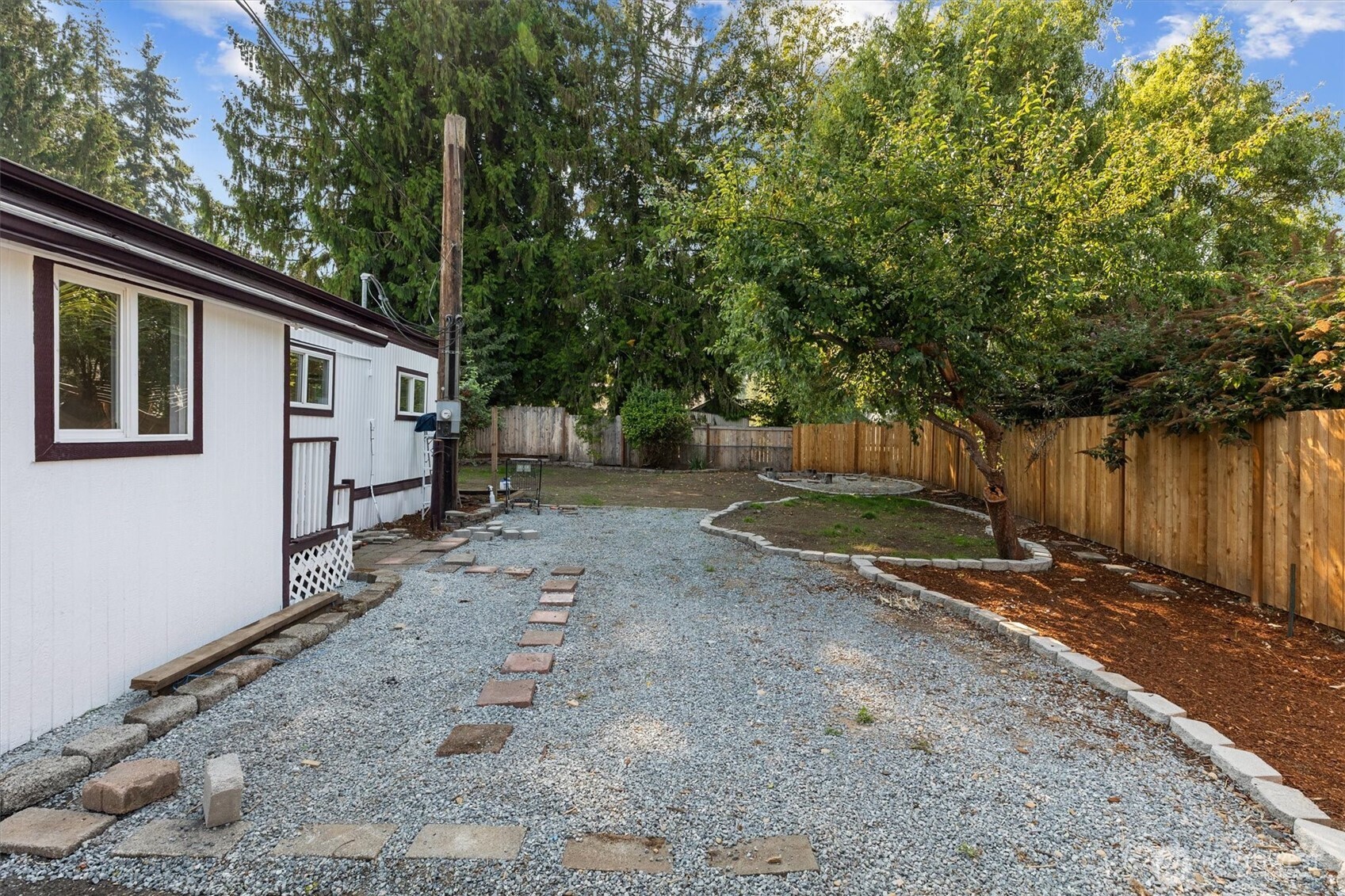 13816 51st Avenue Property Photo 9