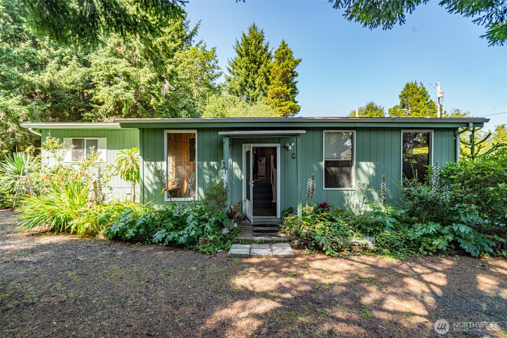 105 Oyehut Road Property Photo 1