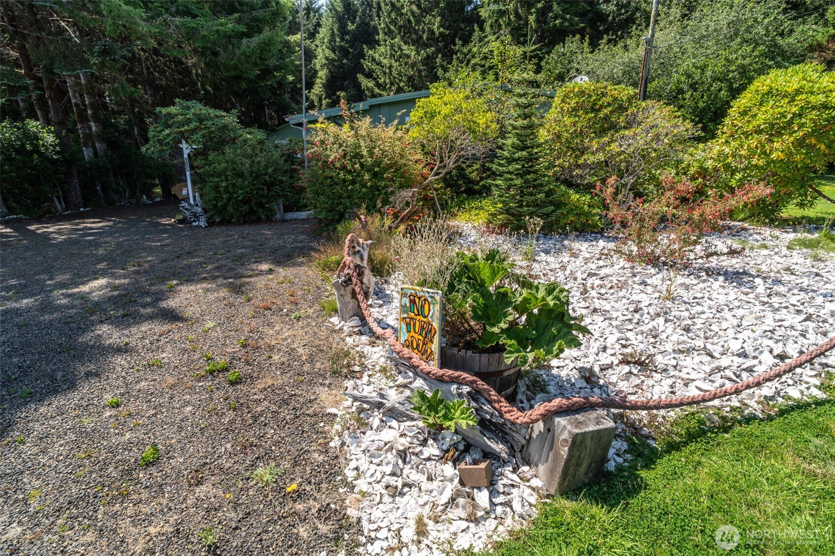 105 Oyehut Road Property Photo 2