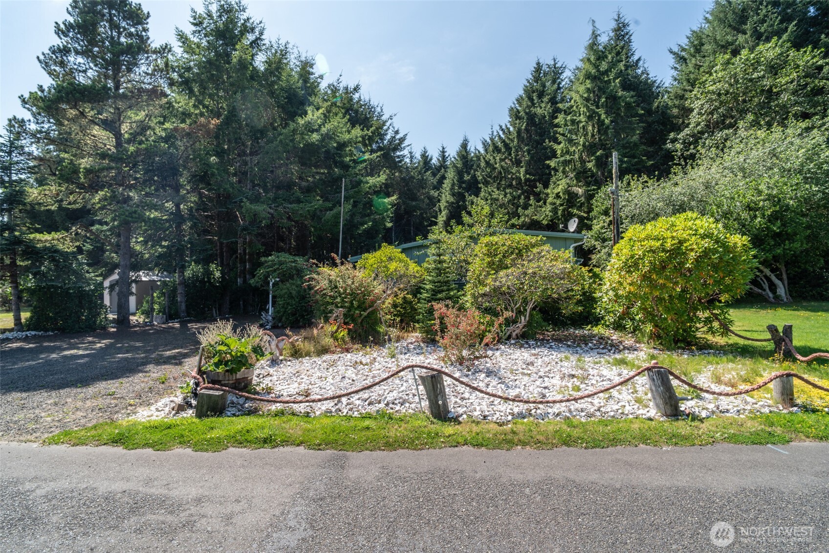 105 Oyehut Road Property Photo 3