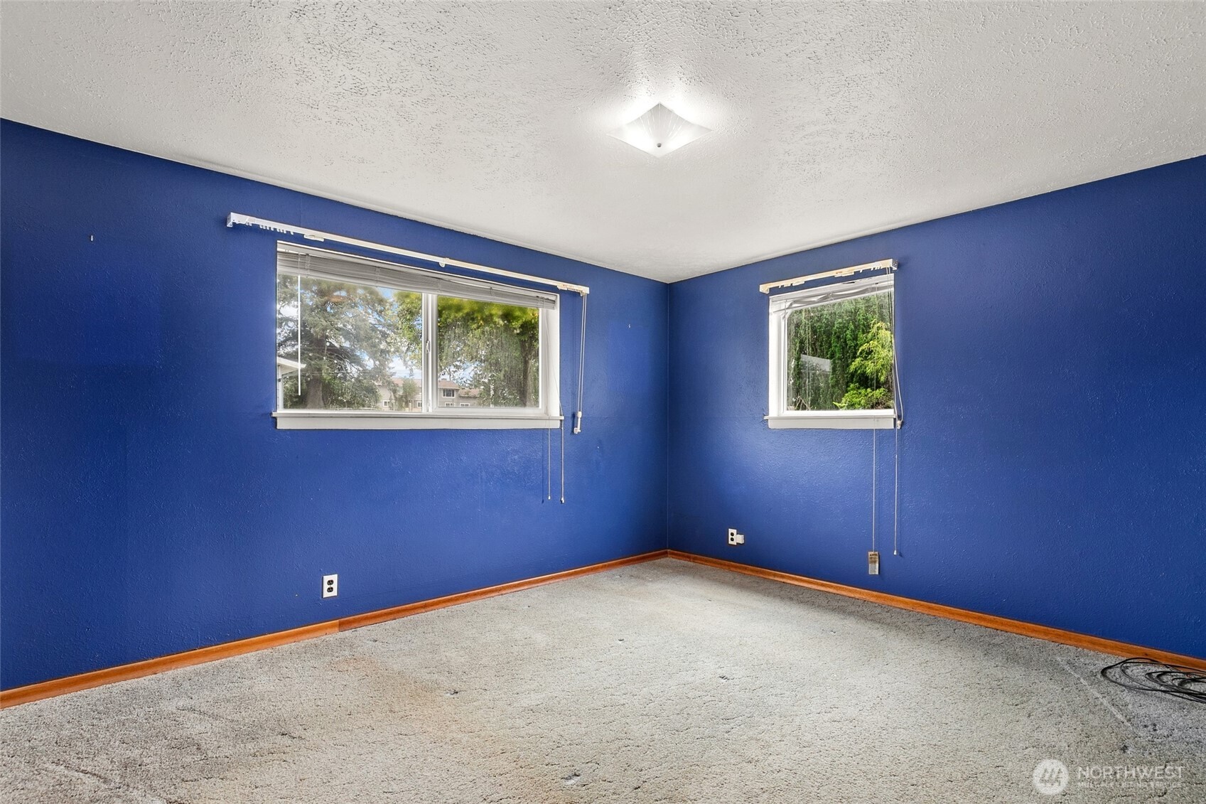 682 S Broadway Property Photo 14