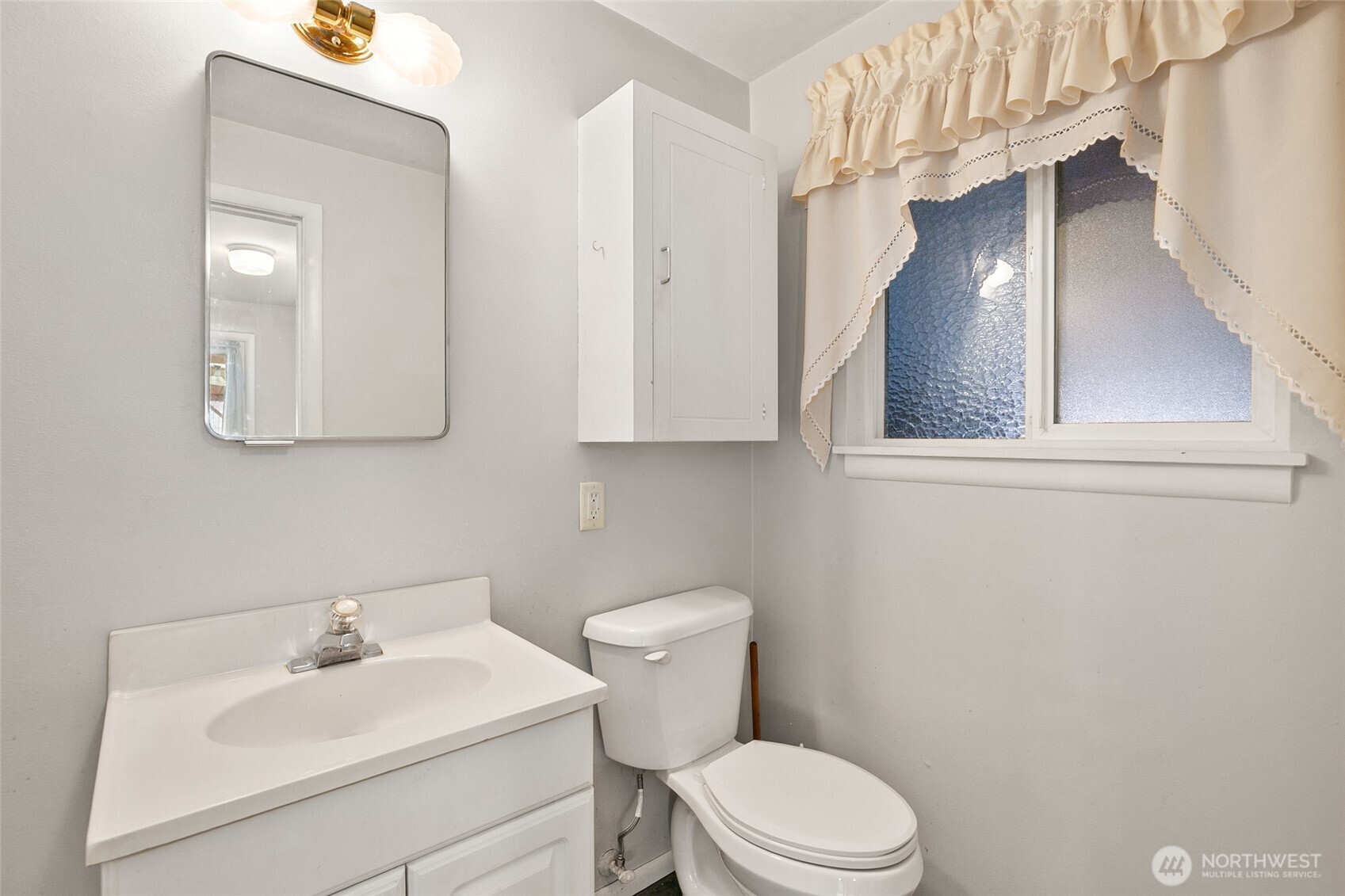 682 S Broadway Property Photo 26